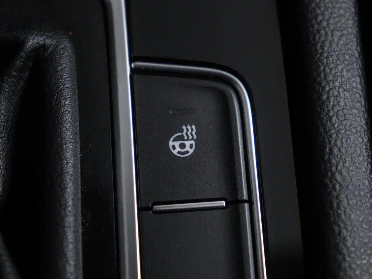 Volkswagen Passat 2018, серебряный