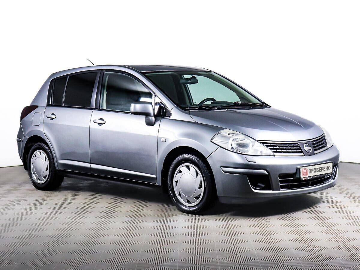 Nissan Tiida 2012, серый