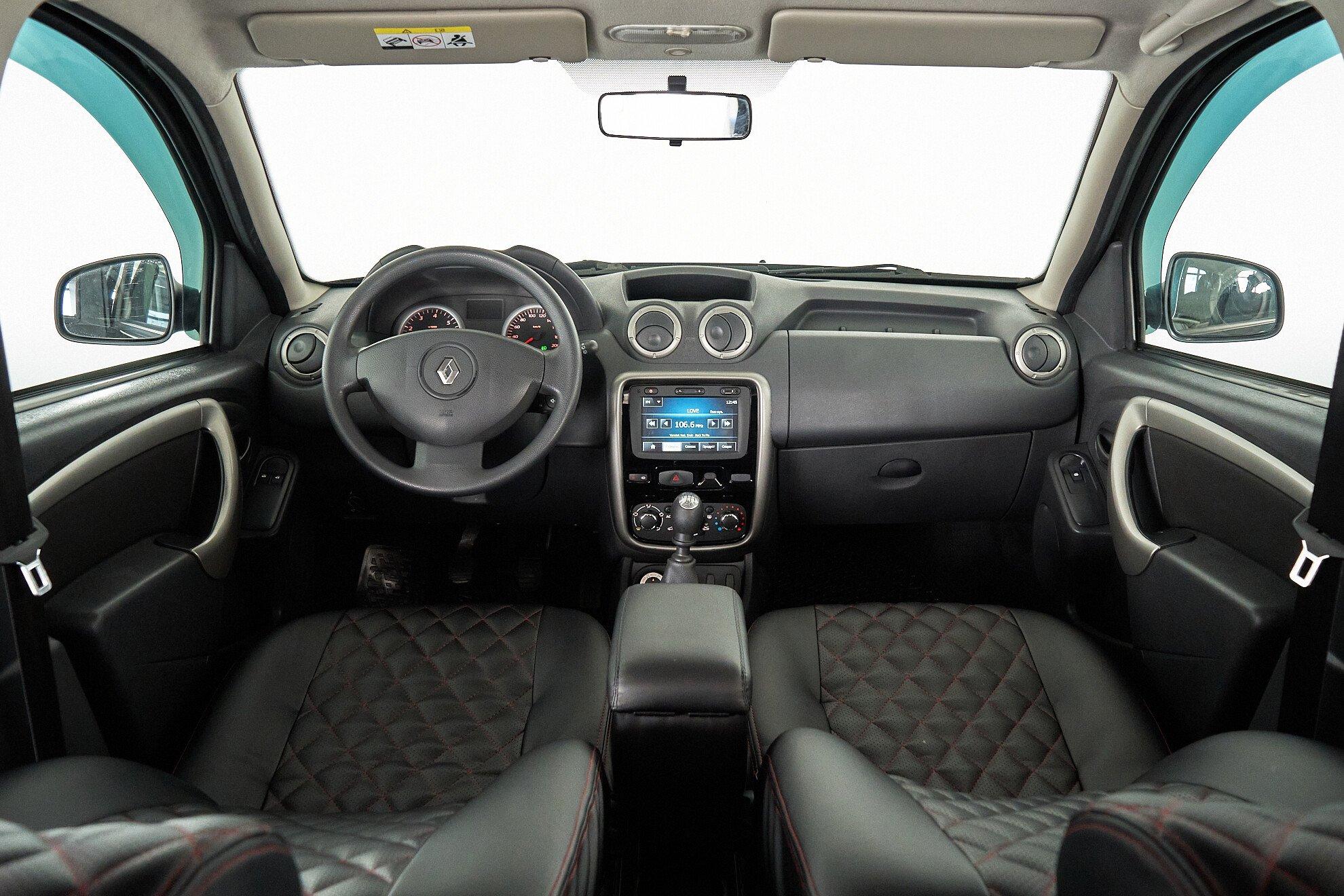 Renault Duster 2015, черный
