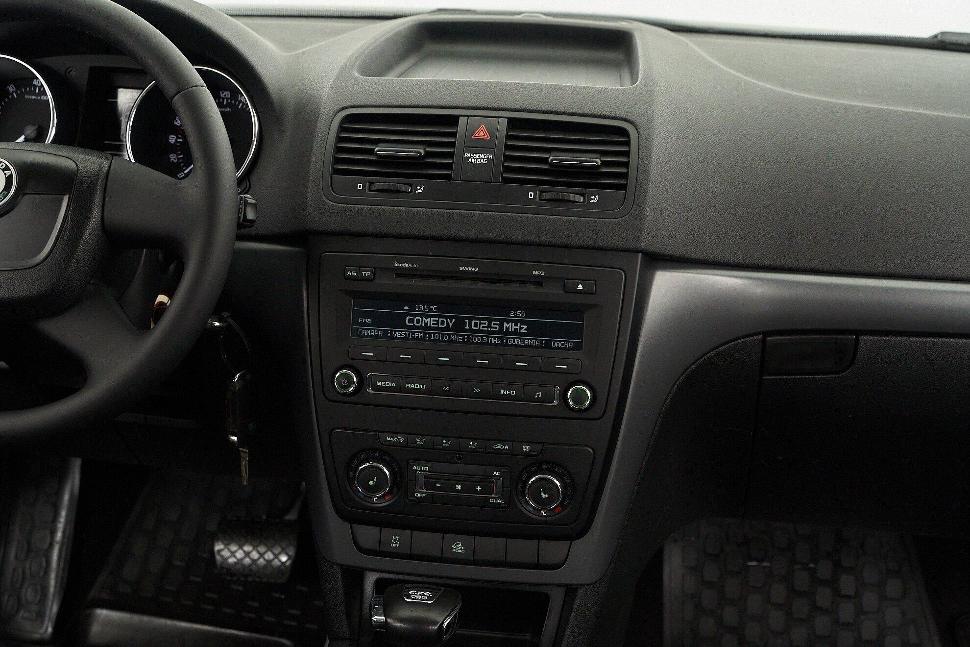 Skoda Yeti 2013, белый