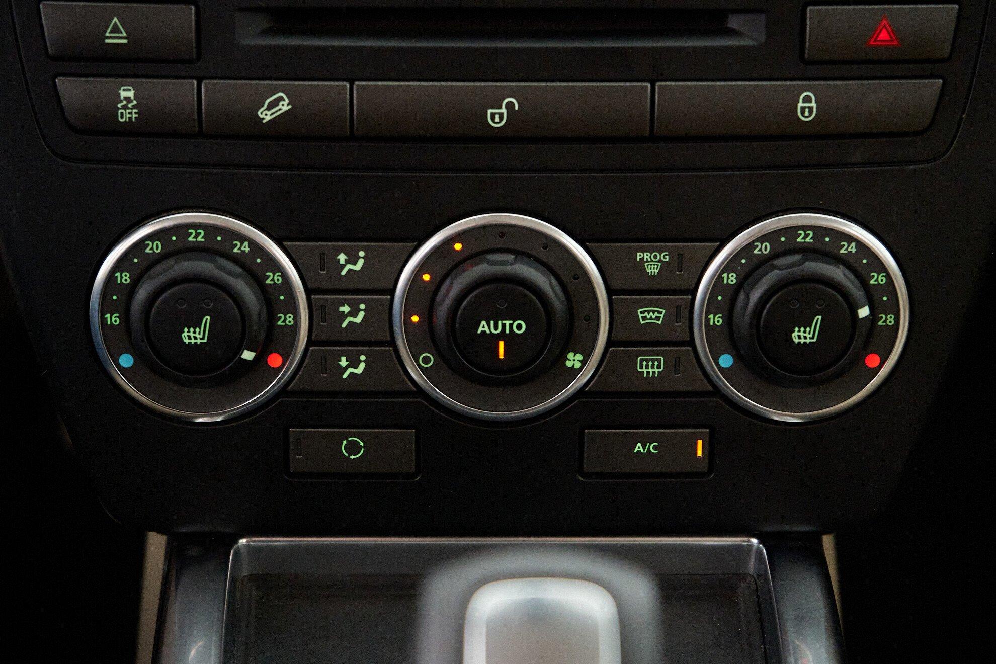 Land Rover Freelander 2013, белый