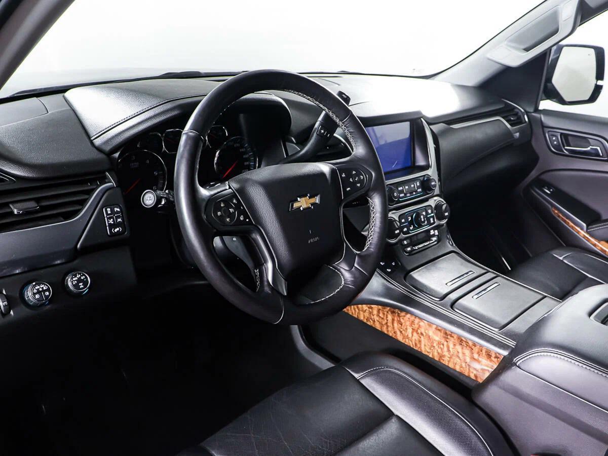 Chevrolet Tahoe 2015, серый