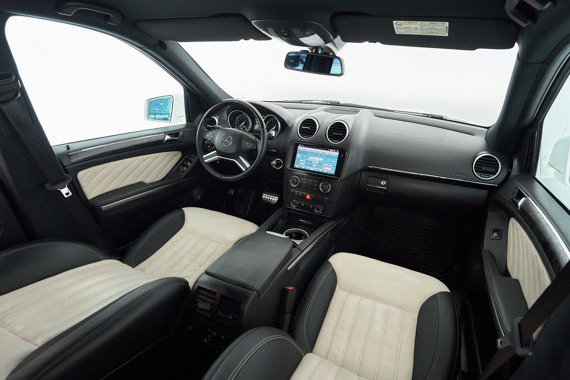 Mercedes-Benz GL-Класс 2011, белый
