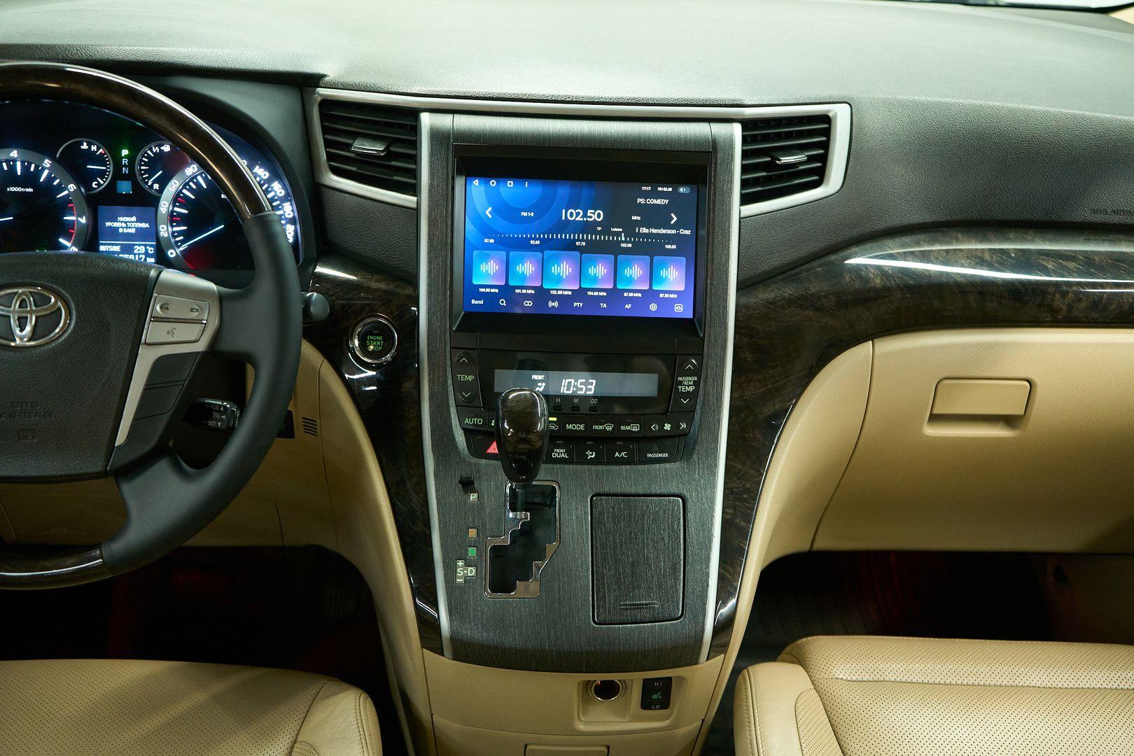 Toyota Alphard 2012, черный