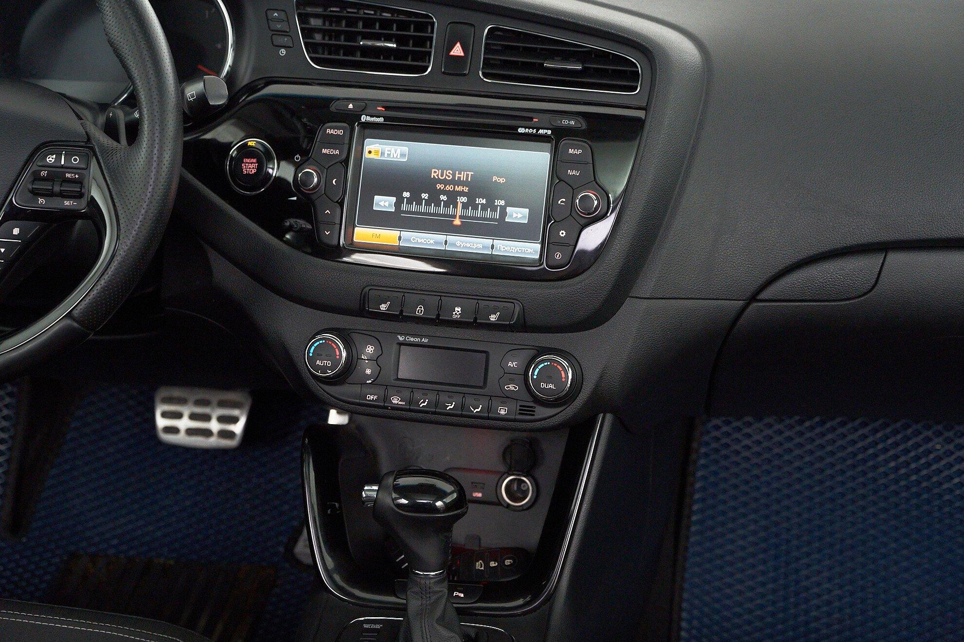Kia Ceed 2013, черный