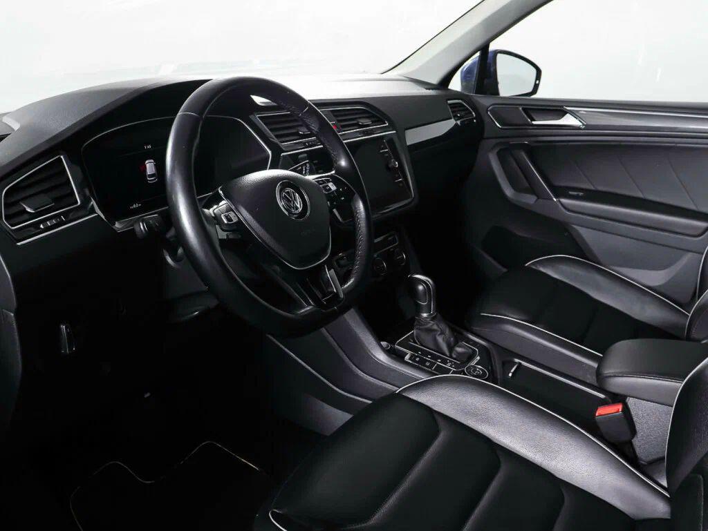 Volkswagen Tiguan 2019, синий