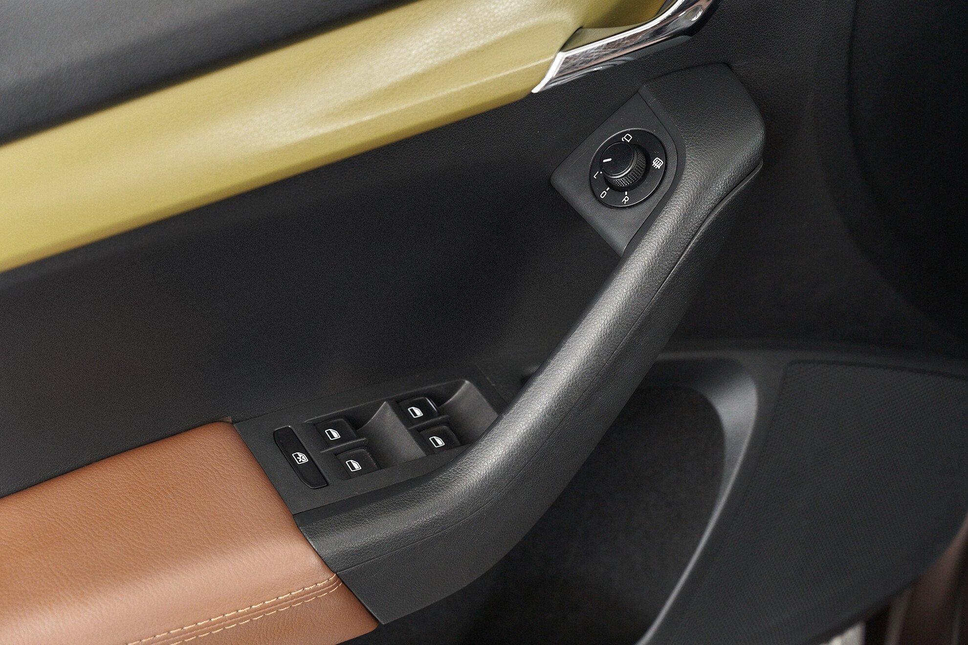 Skoda Octavia 2016, коричневый