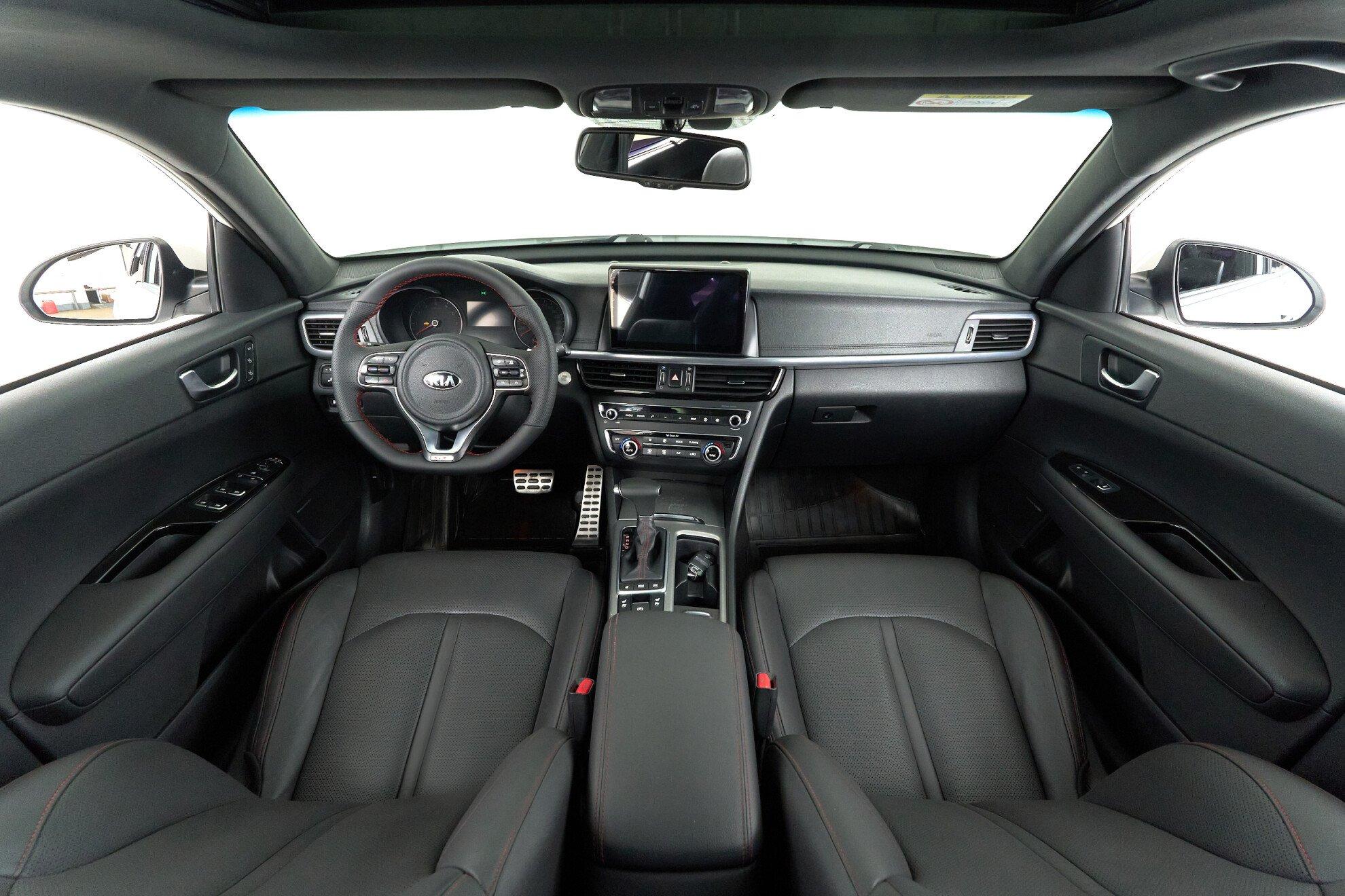 Kia Optima 2016, белый