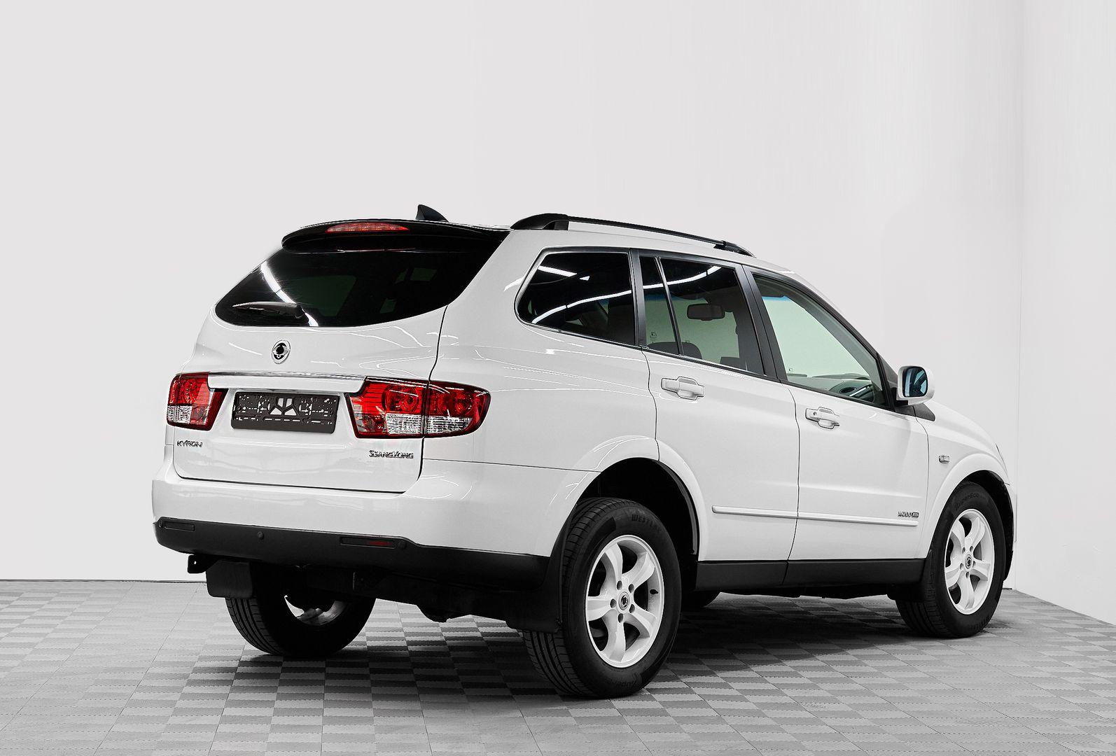 SsangYong Kyron 2012, белый