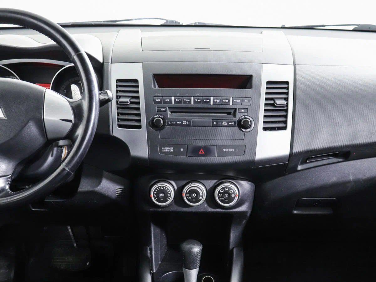 Mitsubishi Outlander 2008, серый