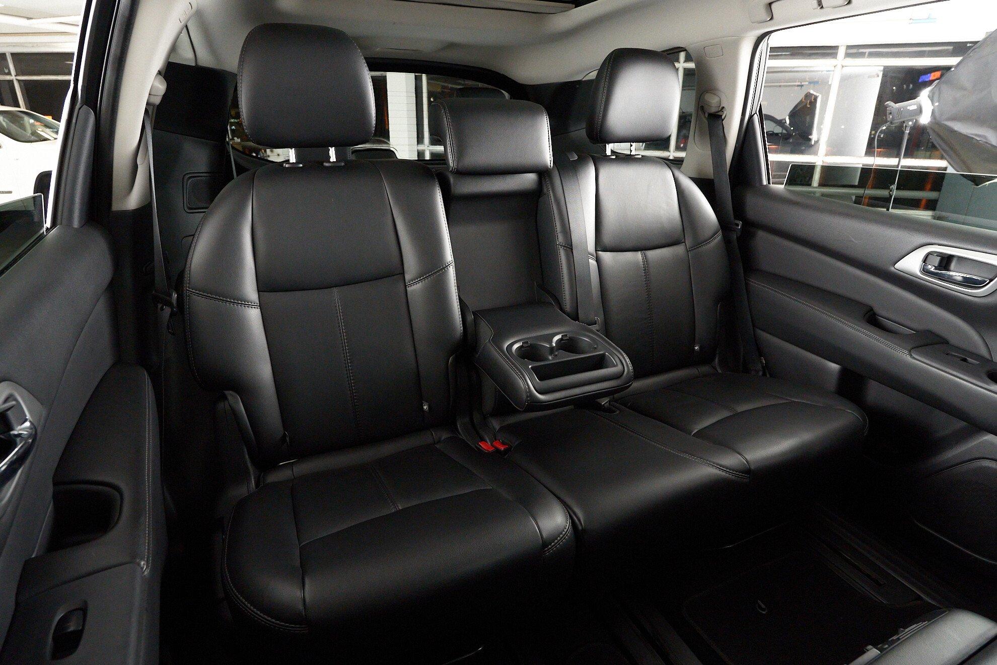 Nissan Pathfinder 2015, черный