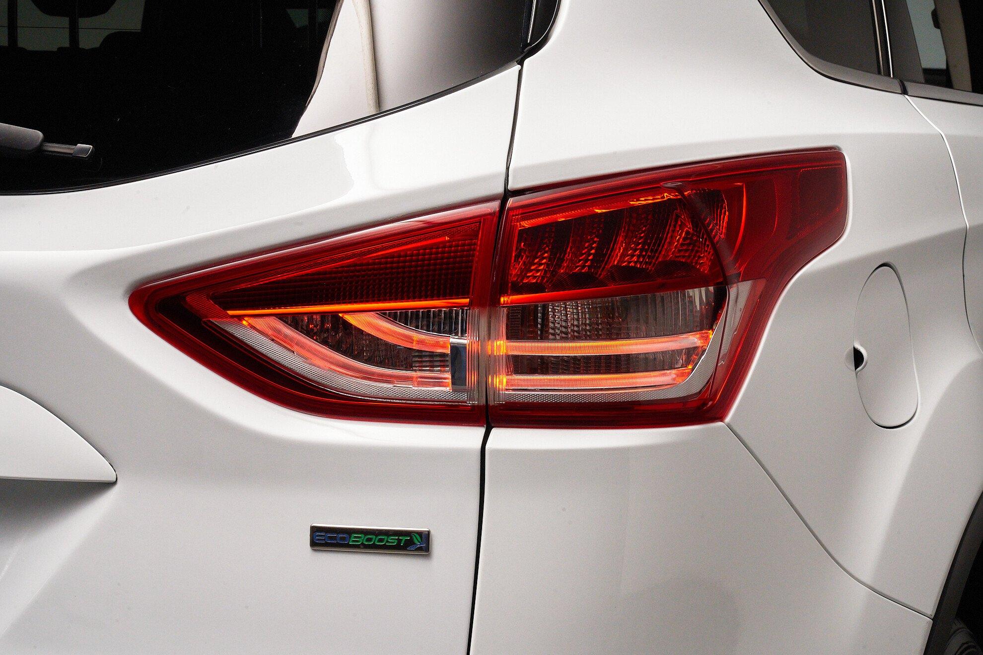 Ford Kuga 2015, белый