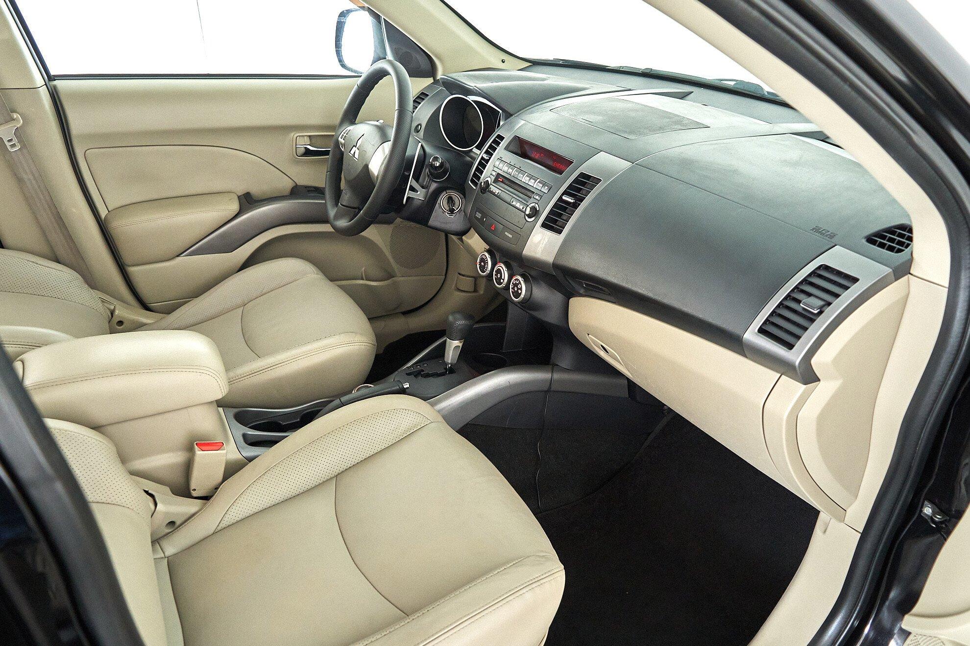 Mitsubishi Outlander 2008, черный