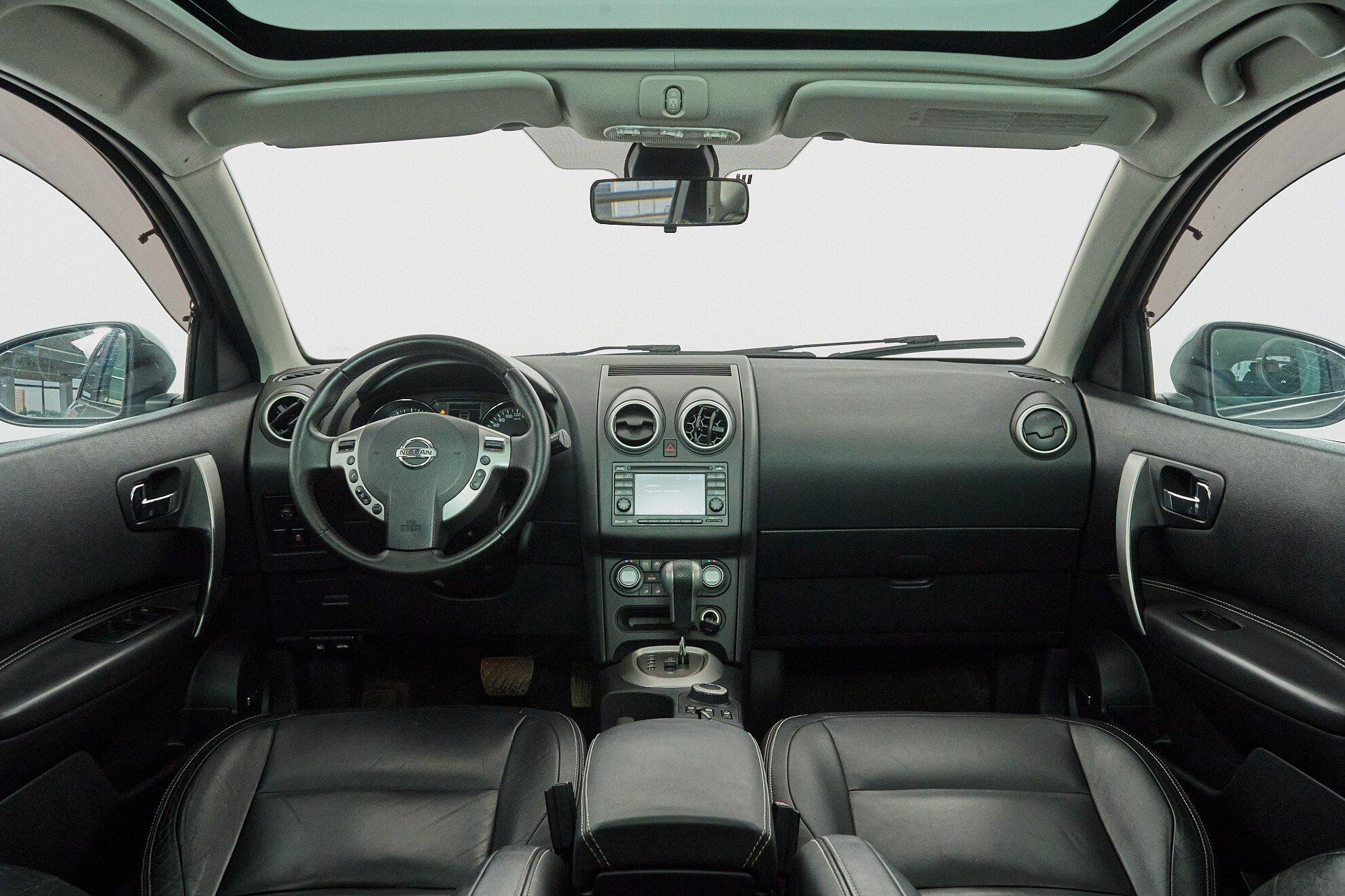 Nissan Qashqai 2011, серебряный