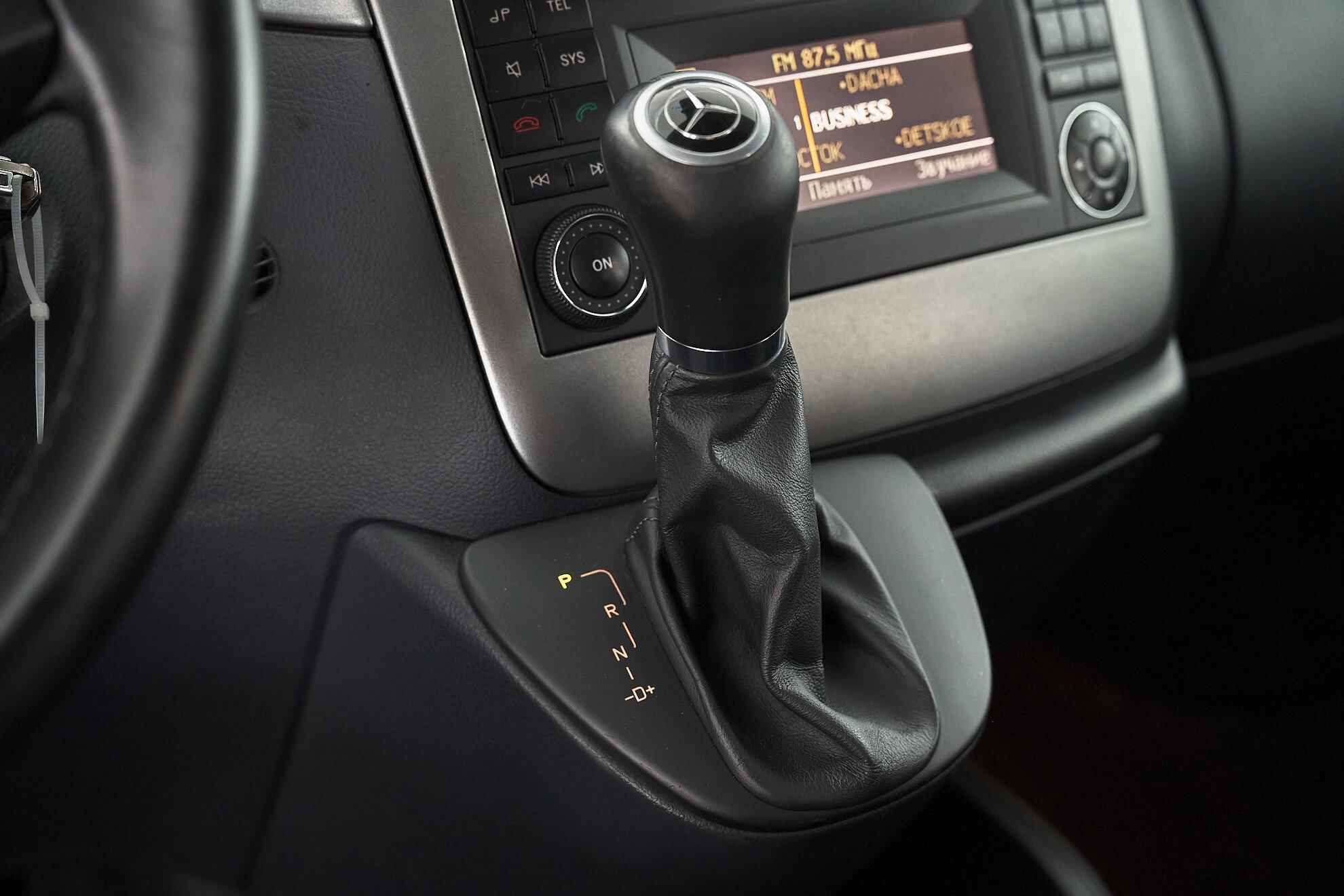 Mercedes-Benz Viano 2012, коричневый