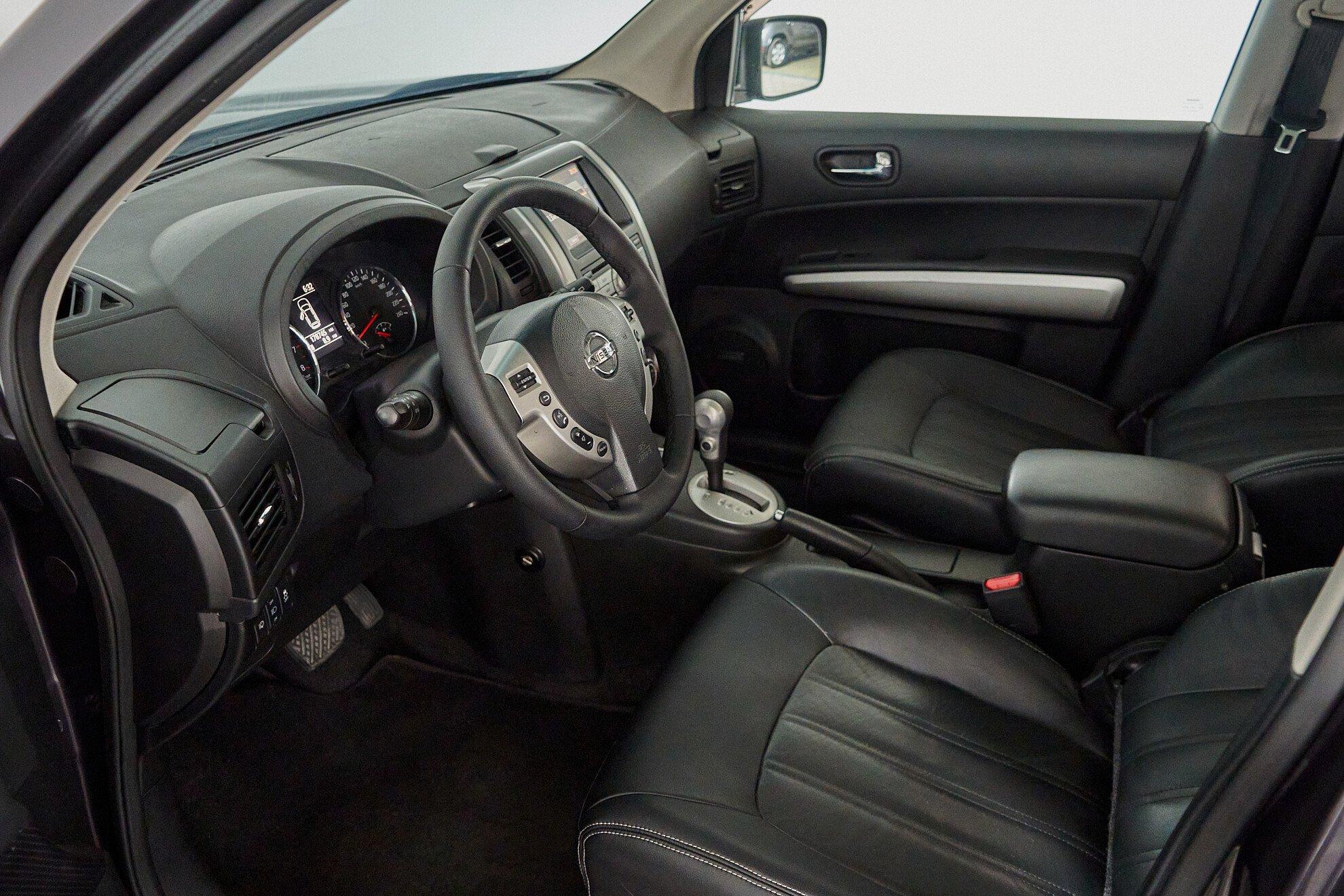 Nissan X-Trail 2012, серый
