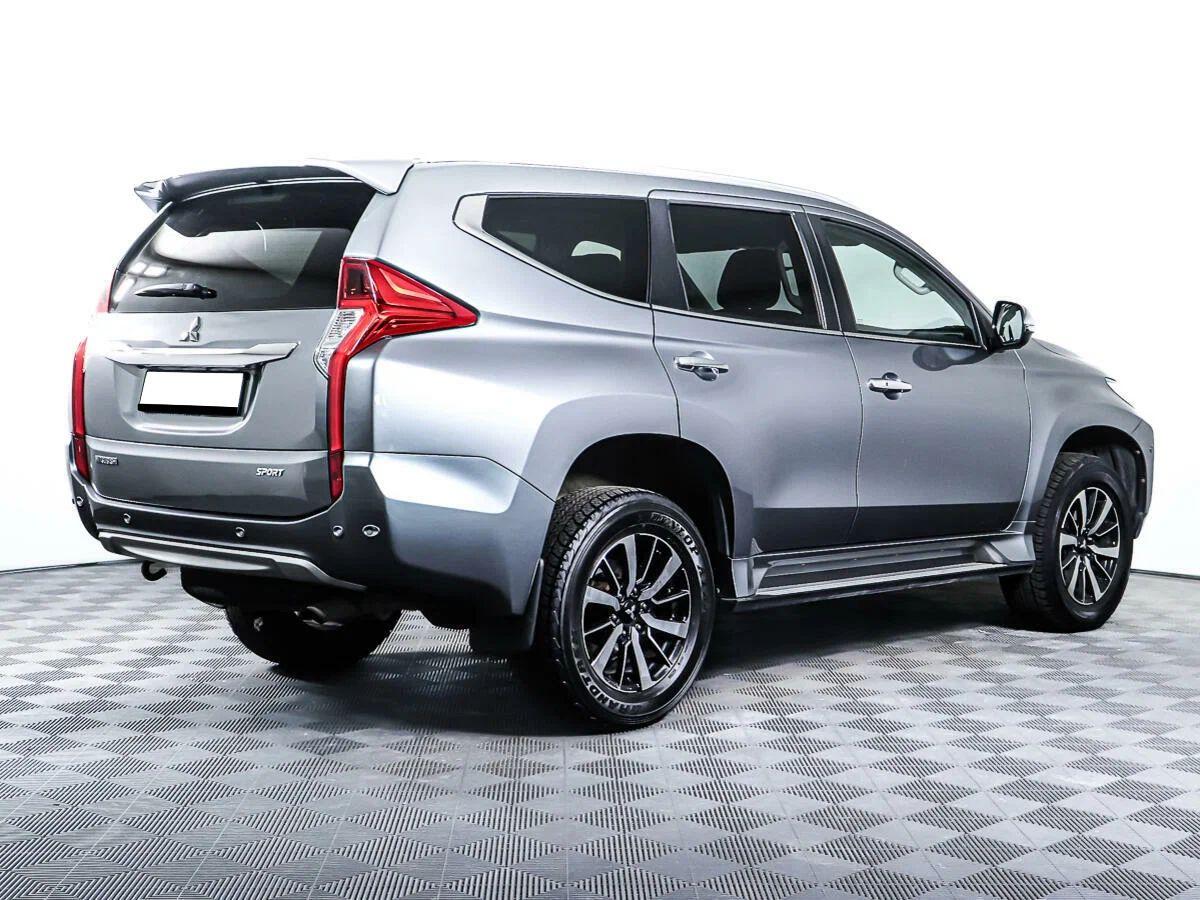 Mitsubishi Pajero Sport 2018, серебряный