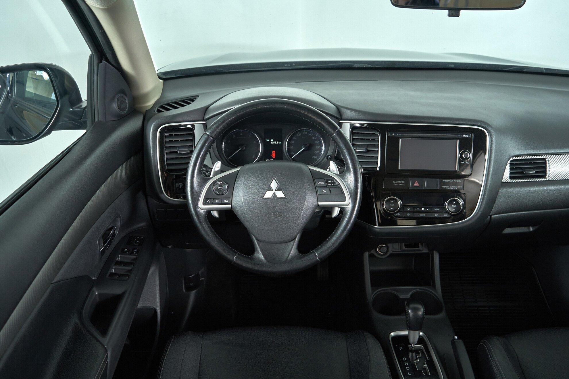 Mitsubishi Outlander 2014, черный