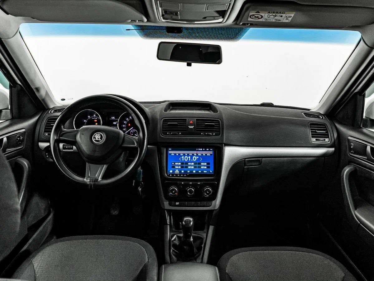 Skoda Yeti 2014, белый