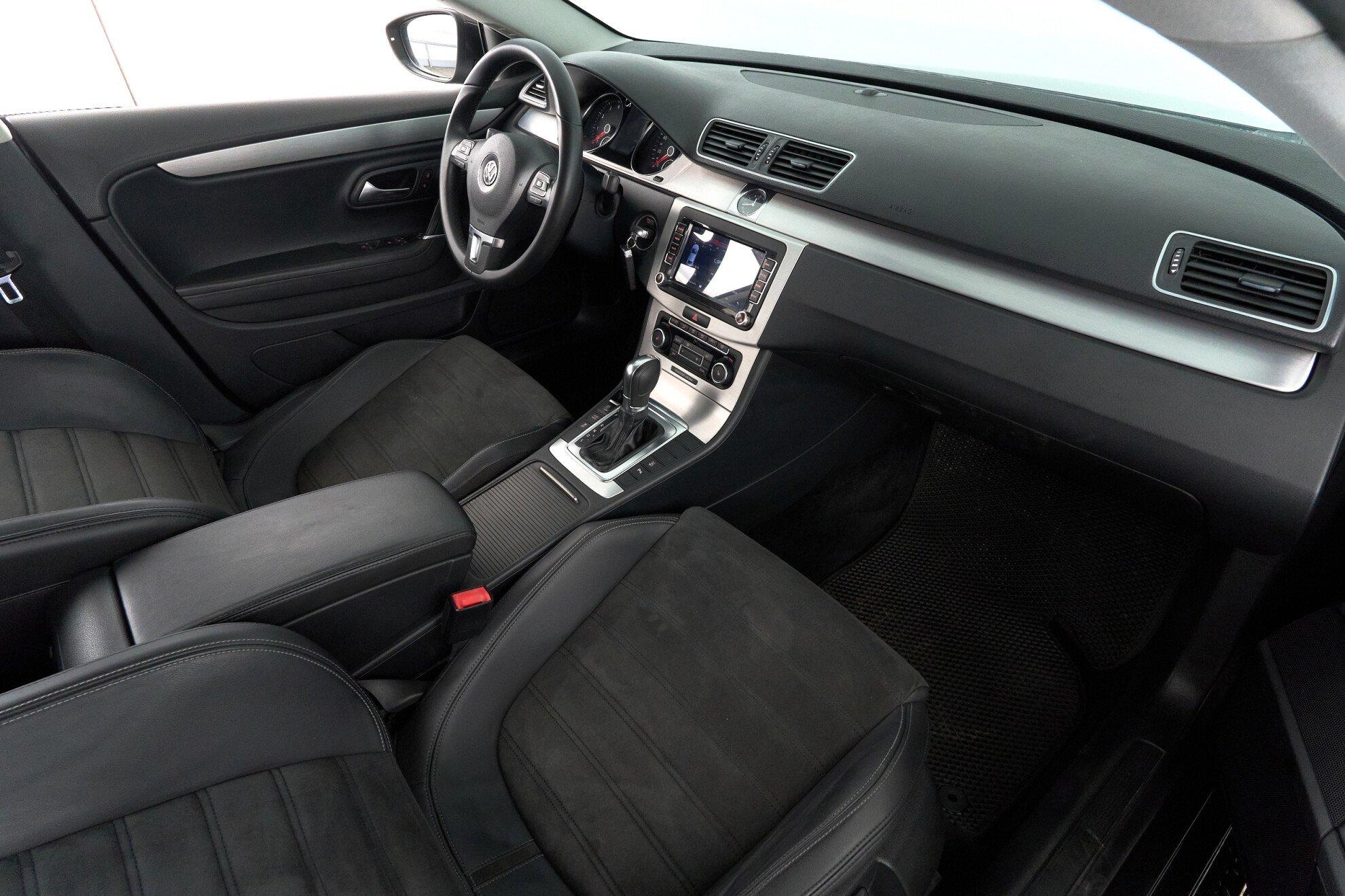 Volkswagen Passat CC 2011, серый