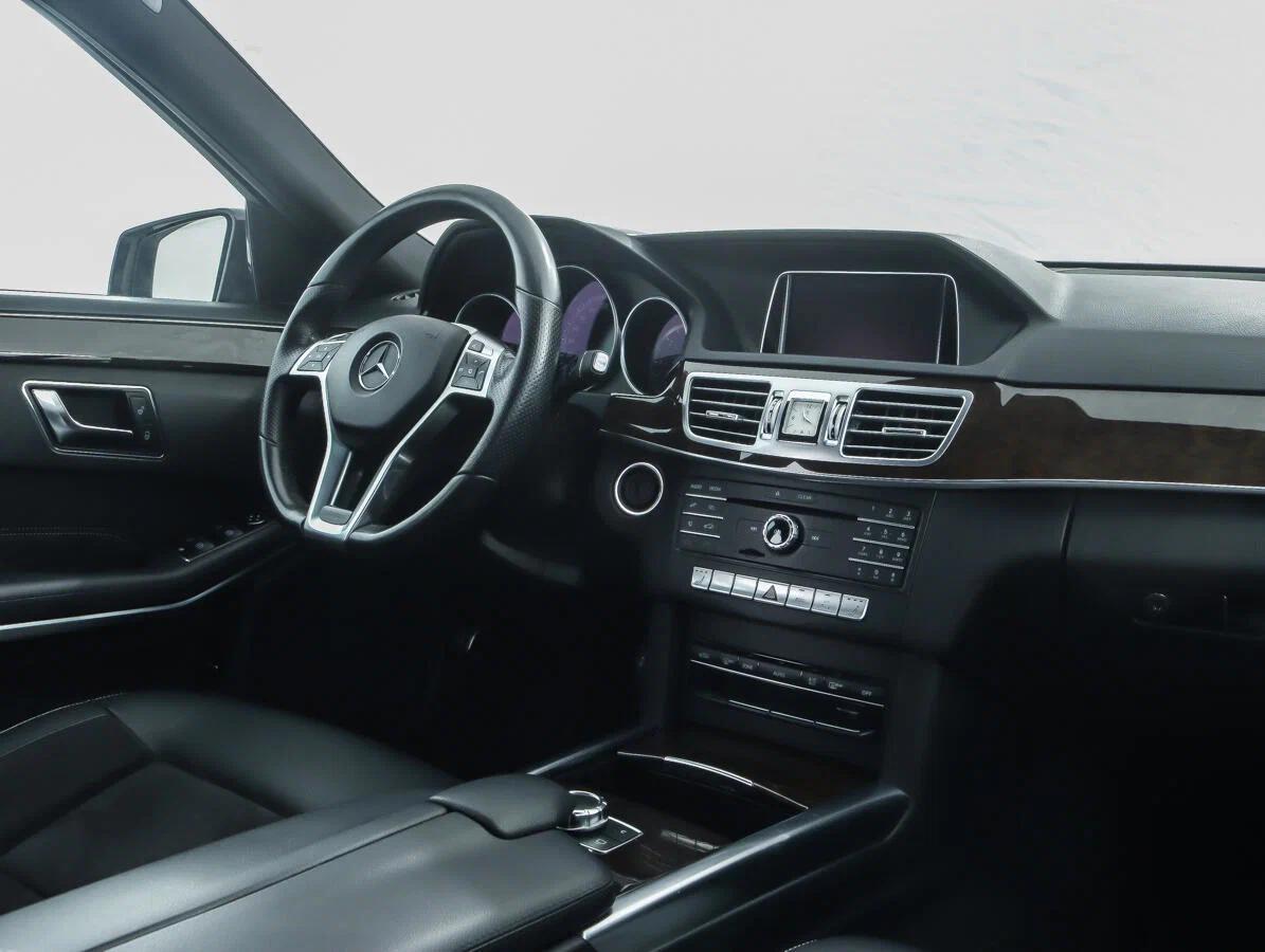 Mercedes-Benz E-Класс 2014, белый