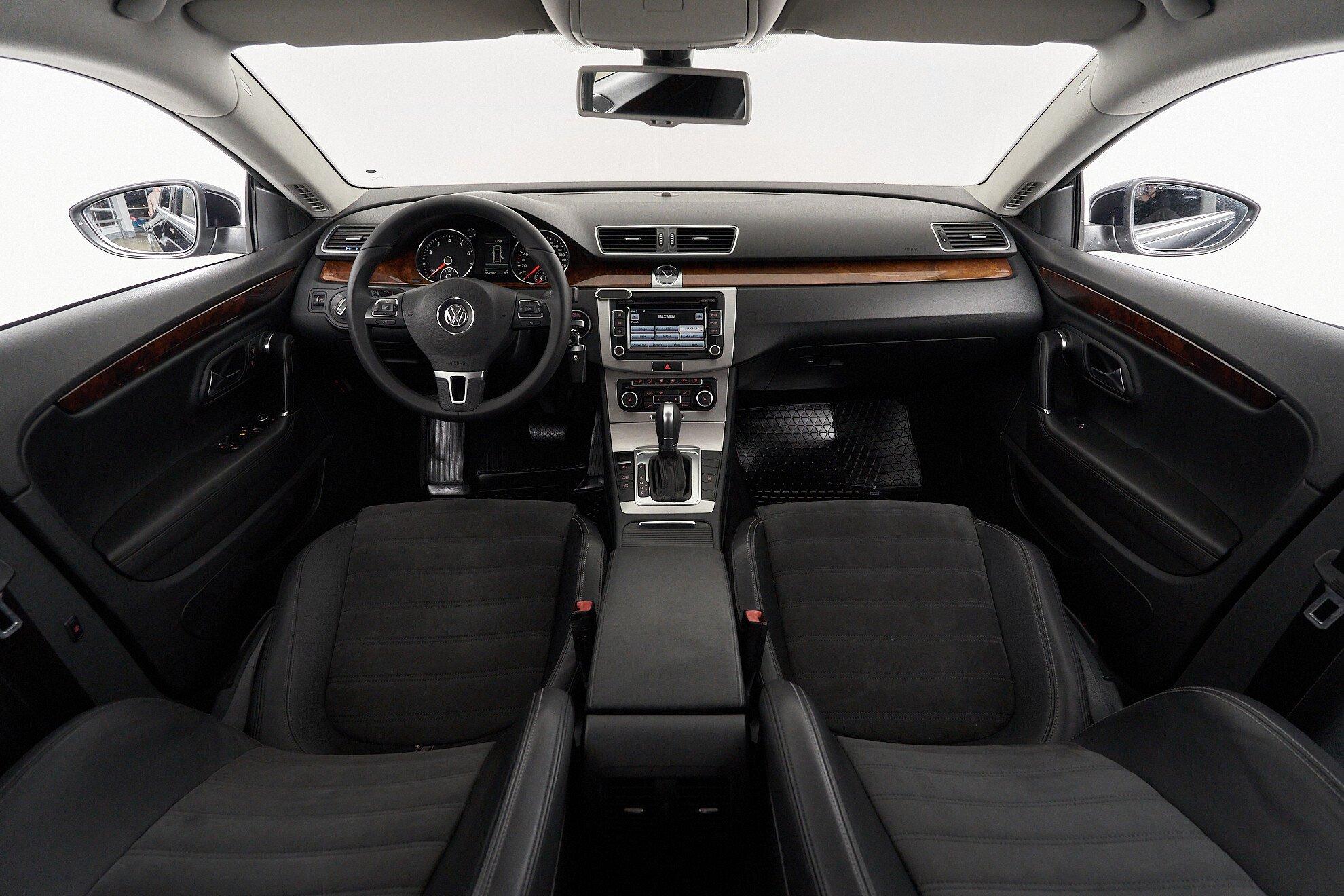 Volkswagen Passat CC 2011, синий