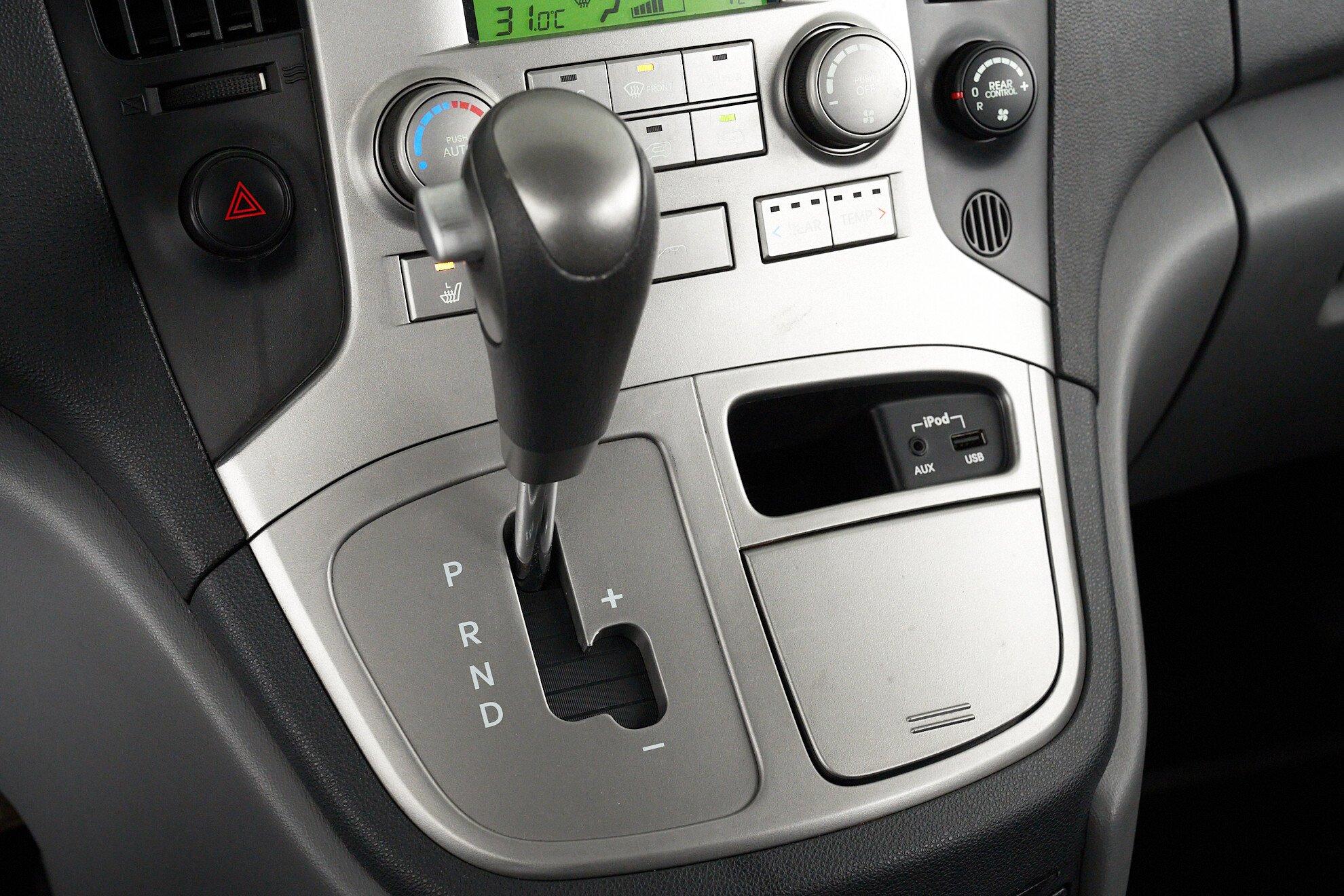 Hyundai Grand Starex 2011, черный