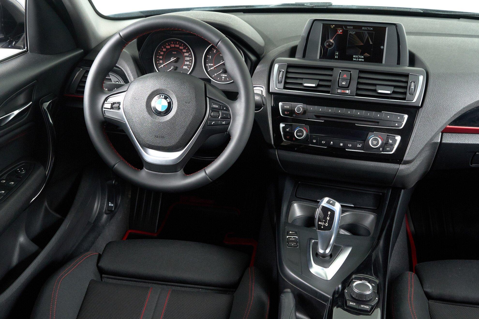 BMW 1 серии 2017, синий