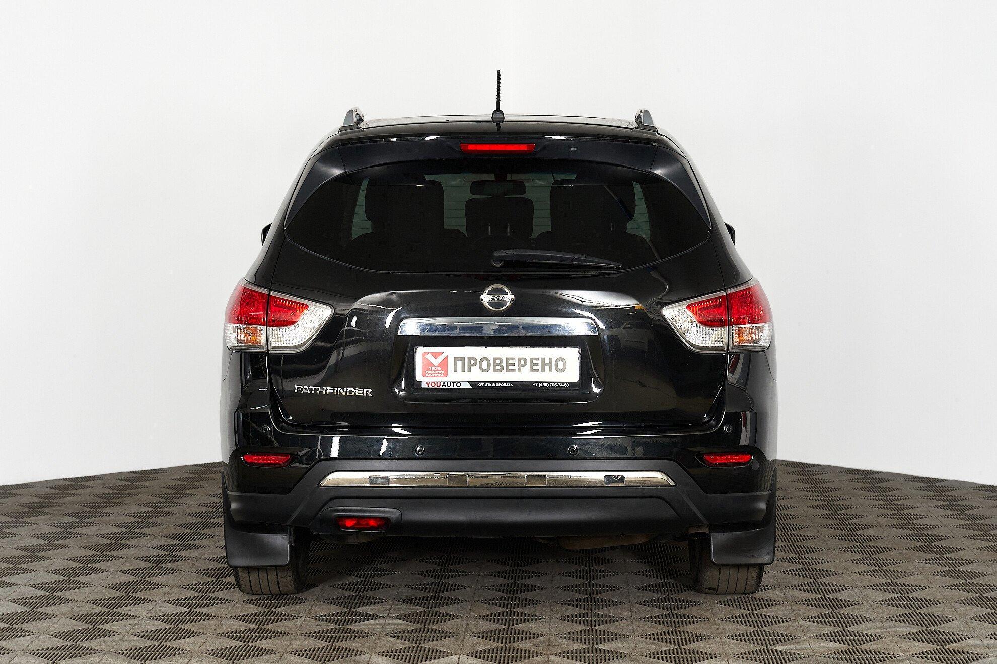 Nissan Pathfinder 2015, черный
