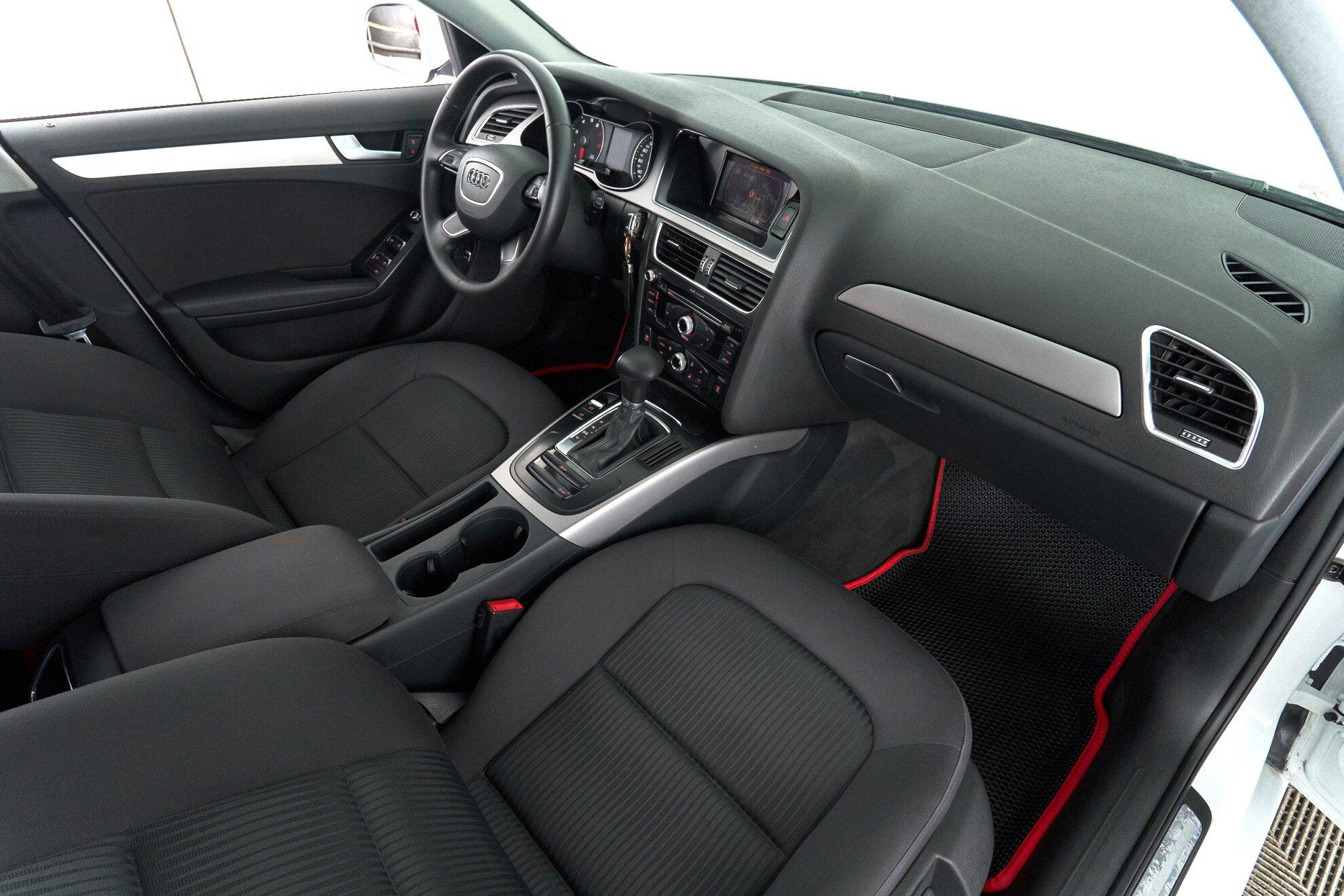 Audi A4 2013, белый