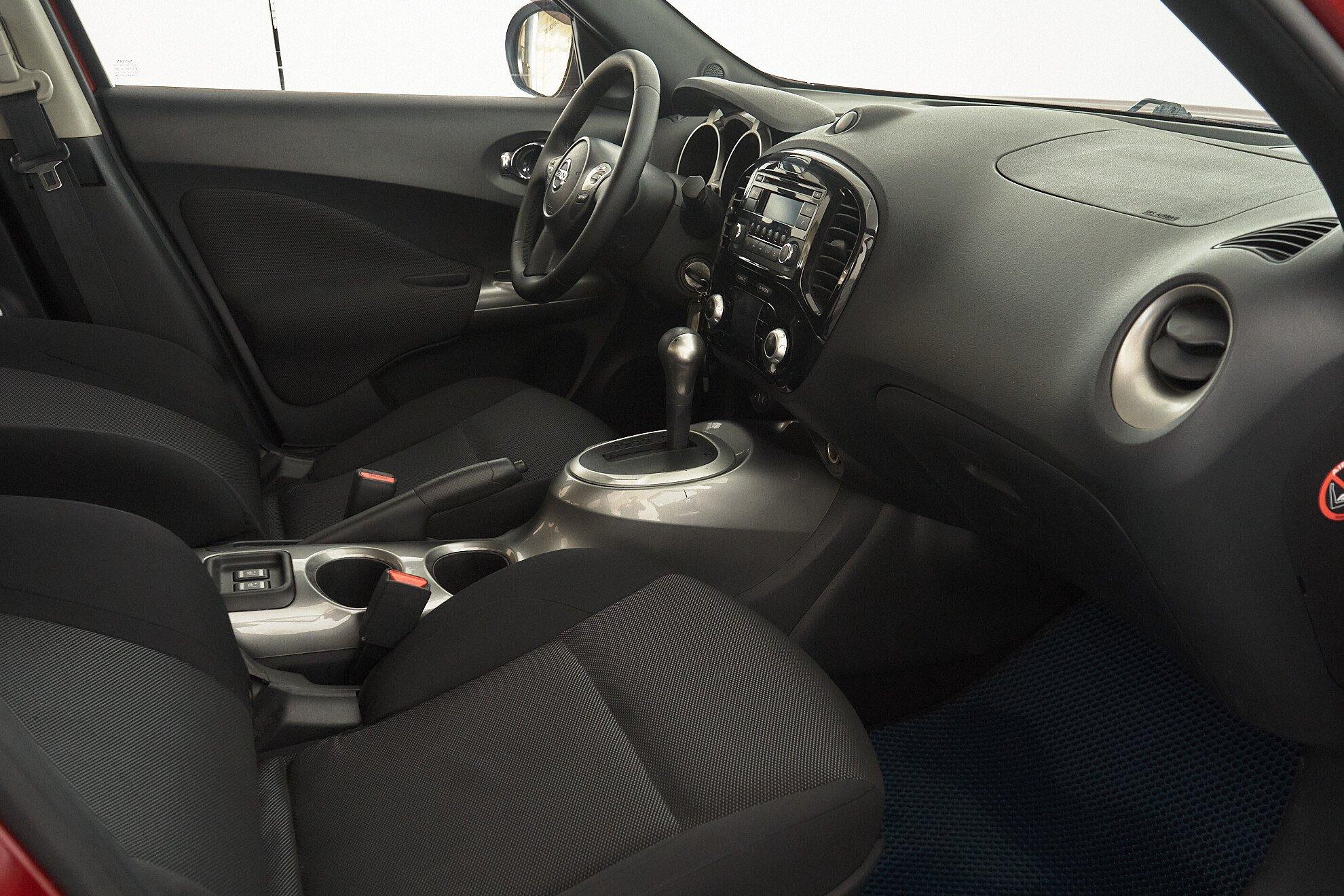 Nissan Juke 2014, красный