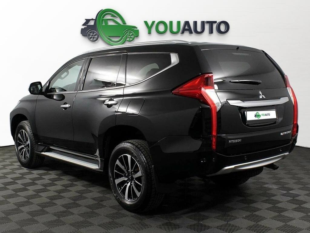 Mitsubishi Pajero Sport 2018, черный