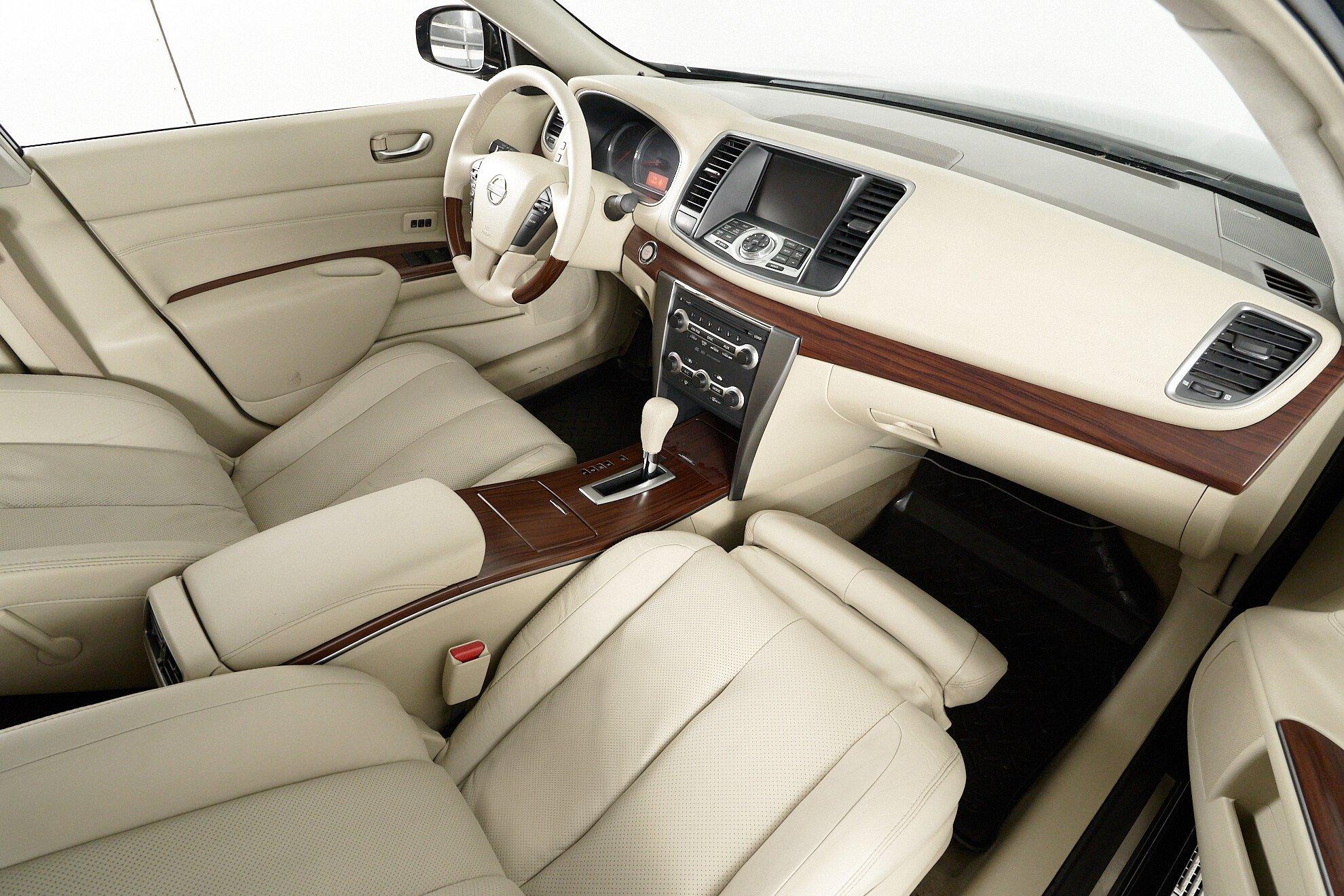 Nissan Teana 2010, черный