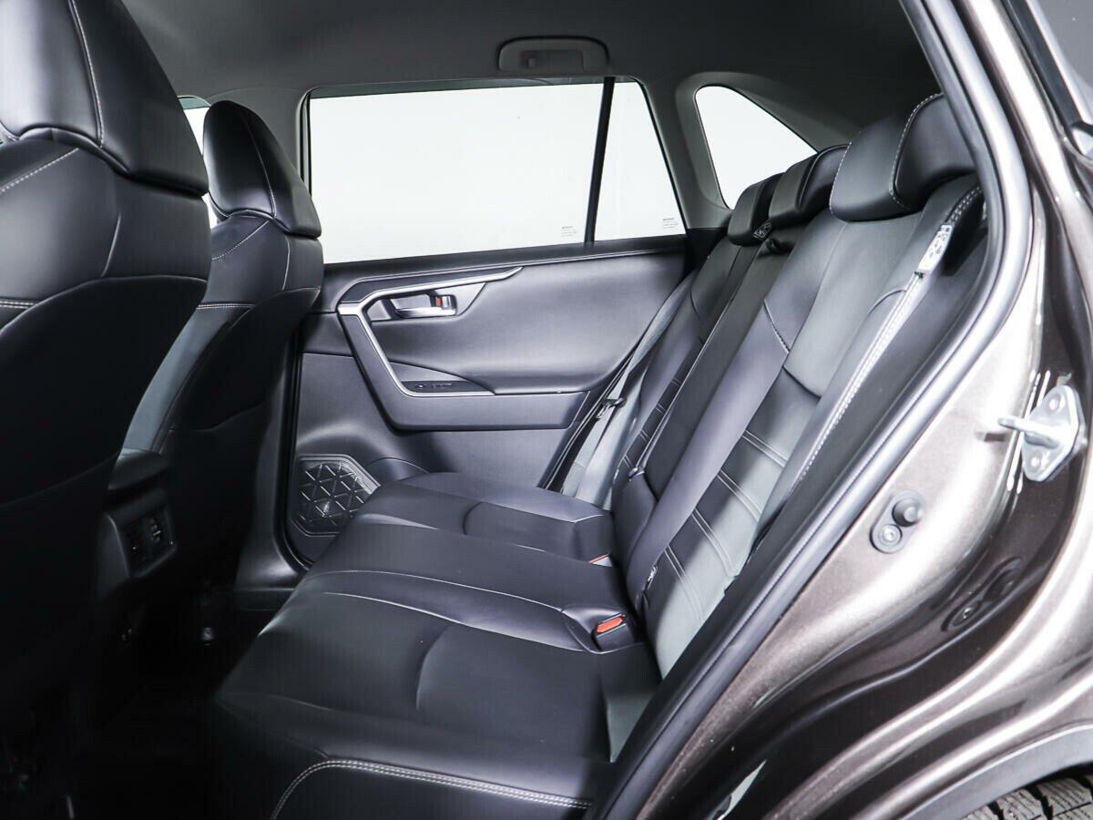 Toyota RAV4 2021, коричневый