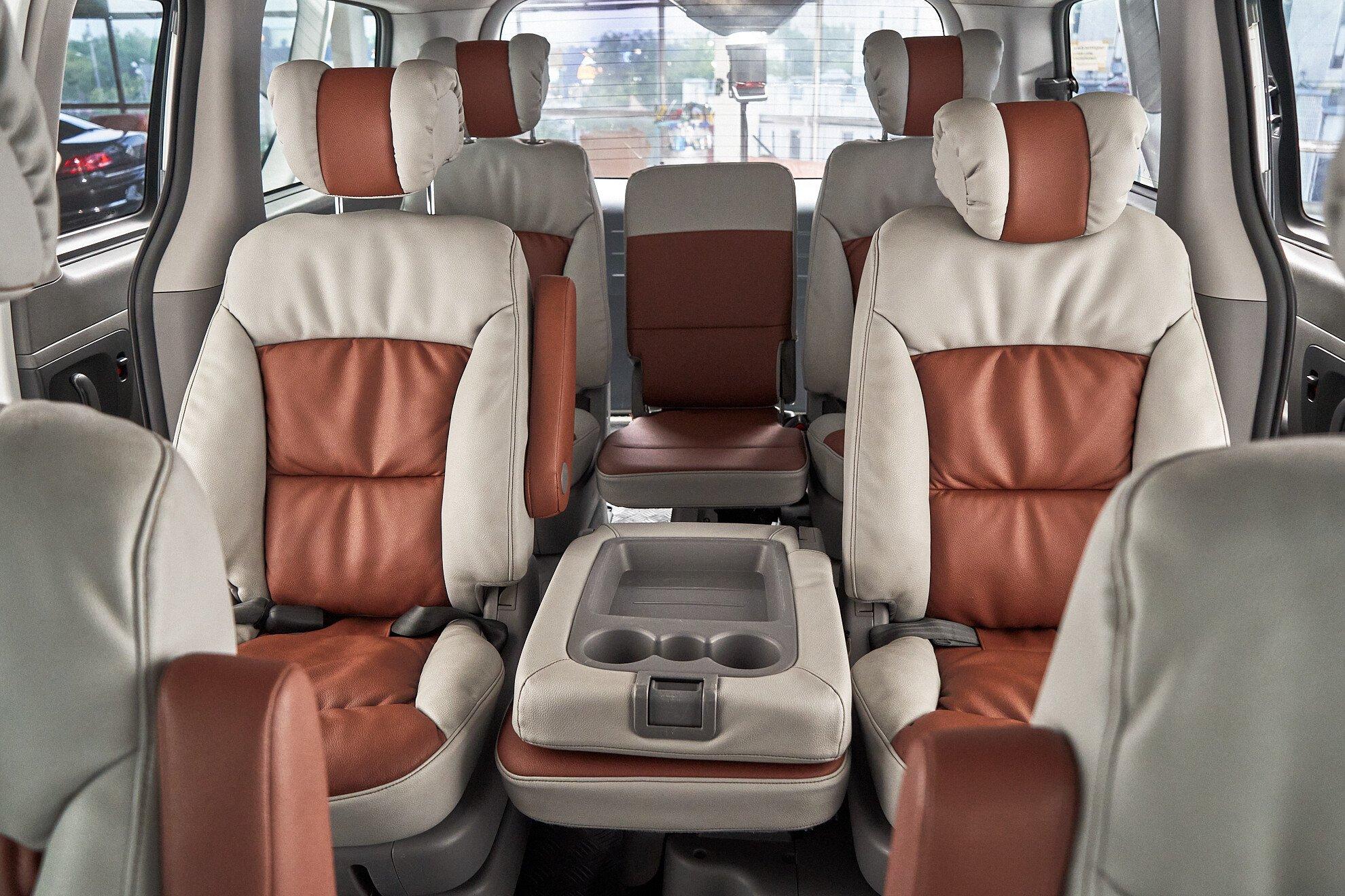 Hyundai Grand Starex 2010, белый