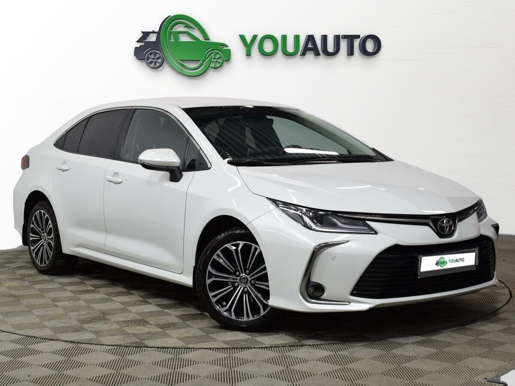 Toyota Corolla 2021, белый