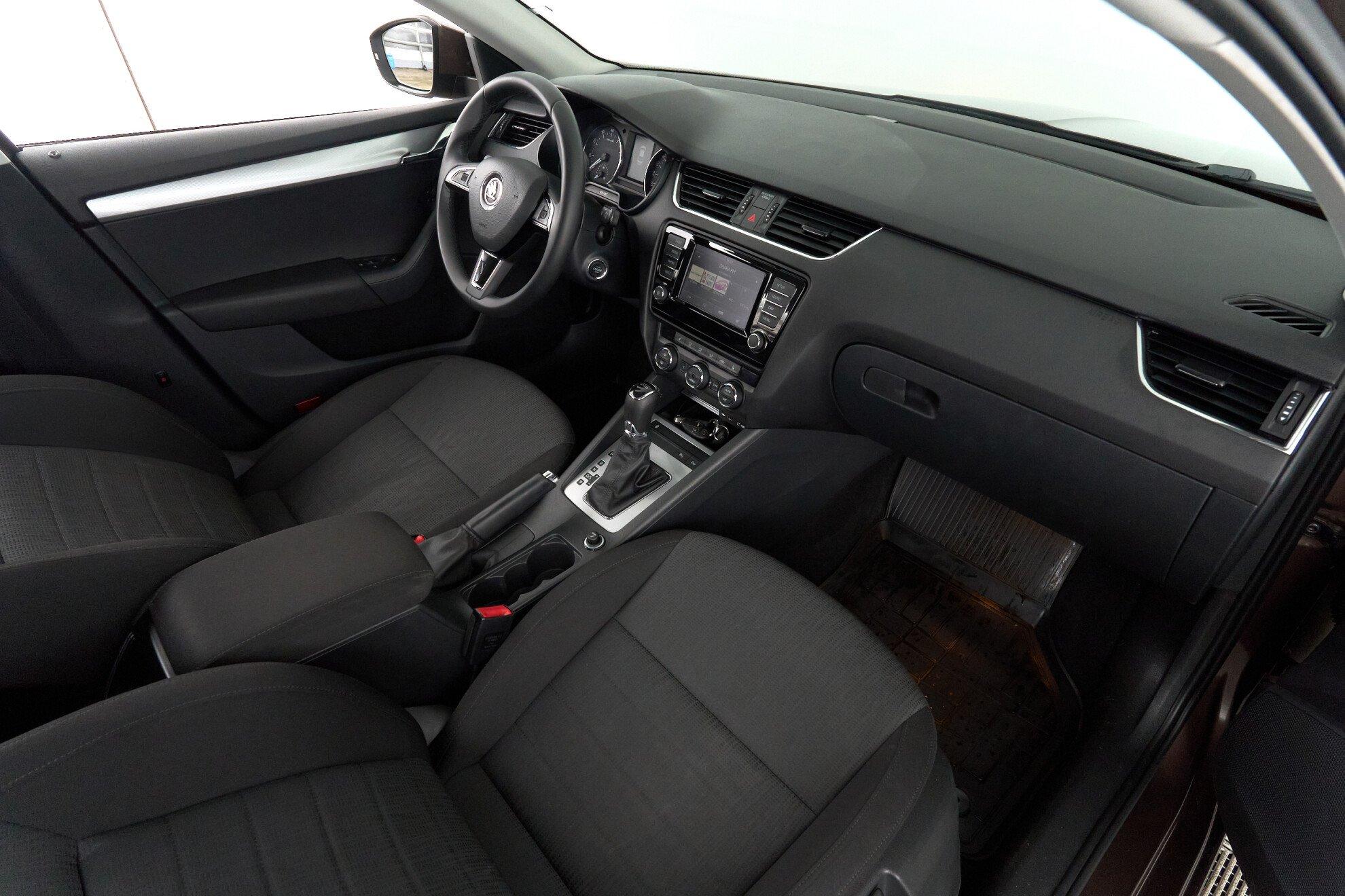 Skoda Octavia 2016, коричневый