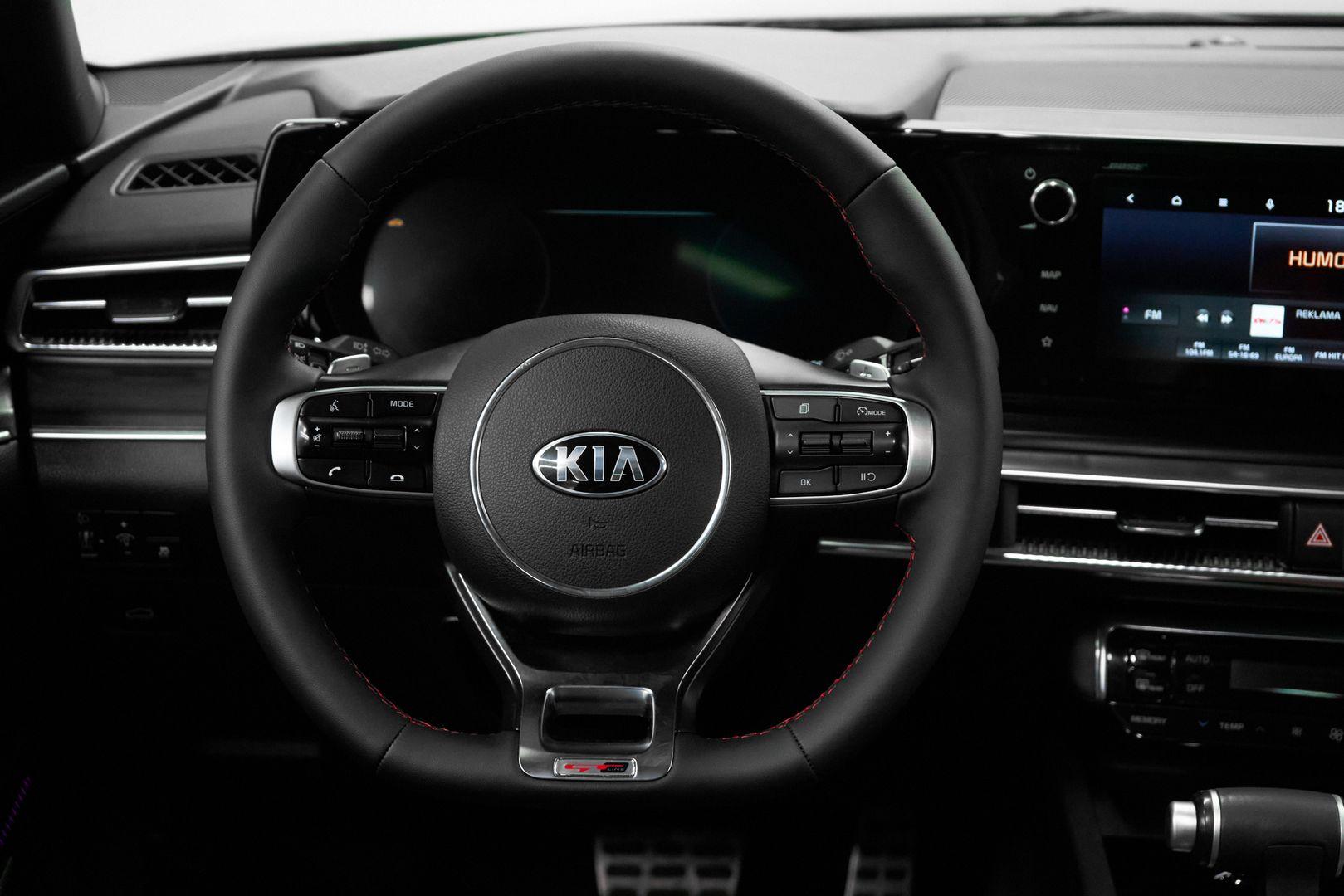 Kia K5 2022, черный
