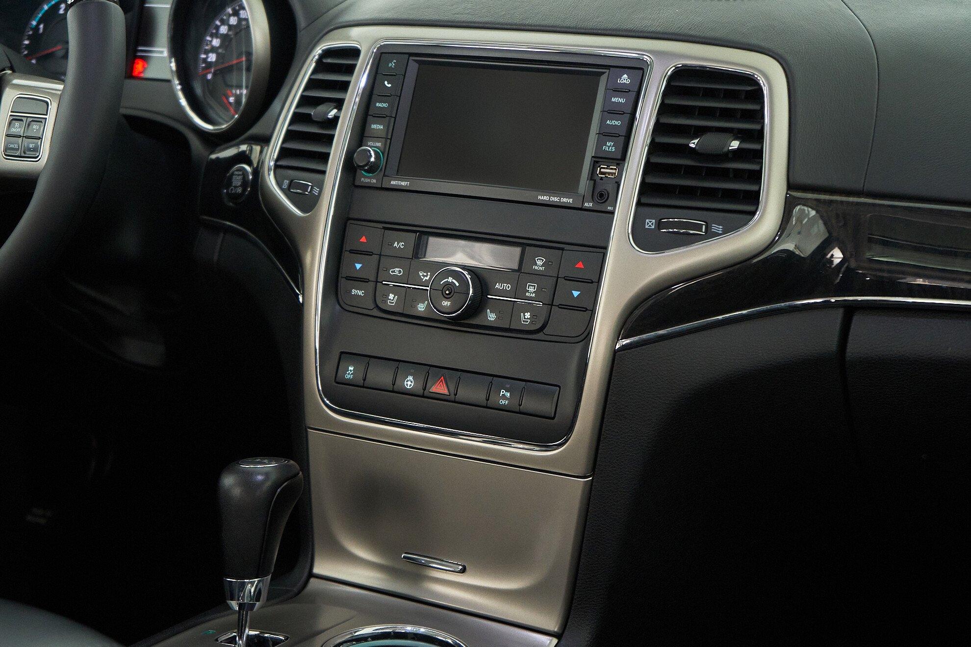 Jeep Grand Cherokee 2012, белый