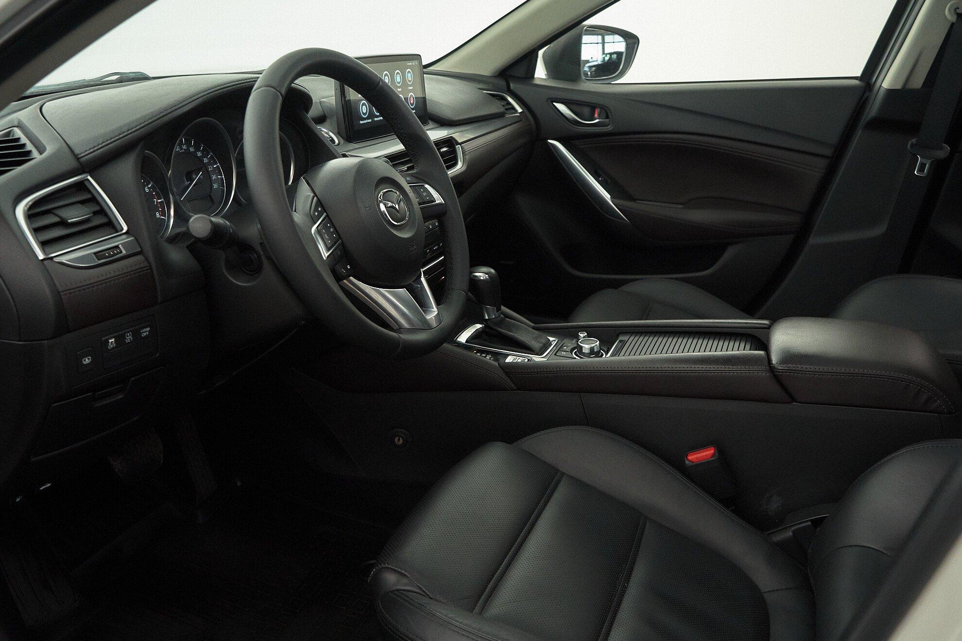 Mazda 6 2017, белый