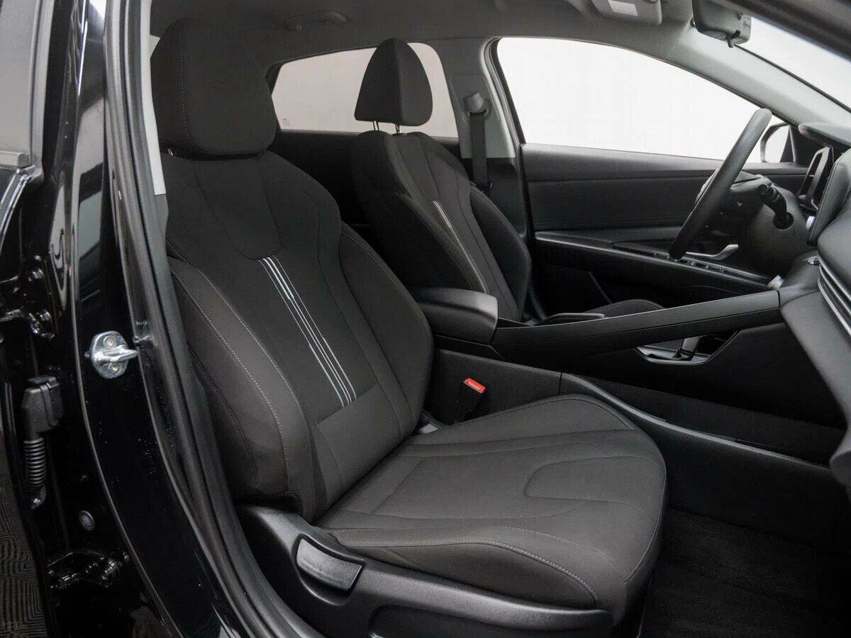Hyundai Elantra 2022, черный