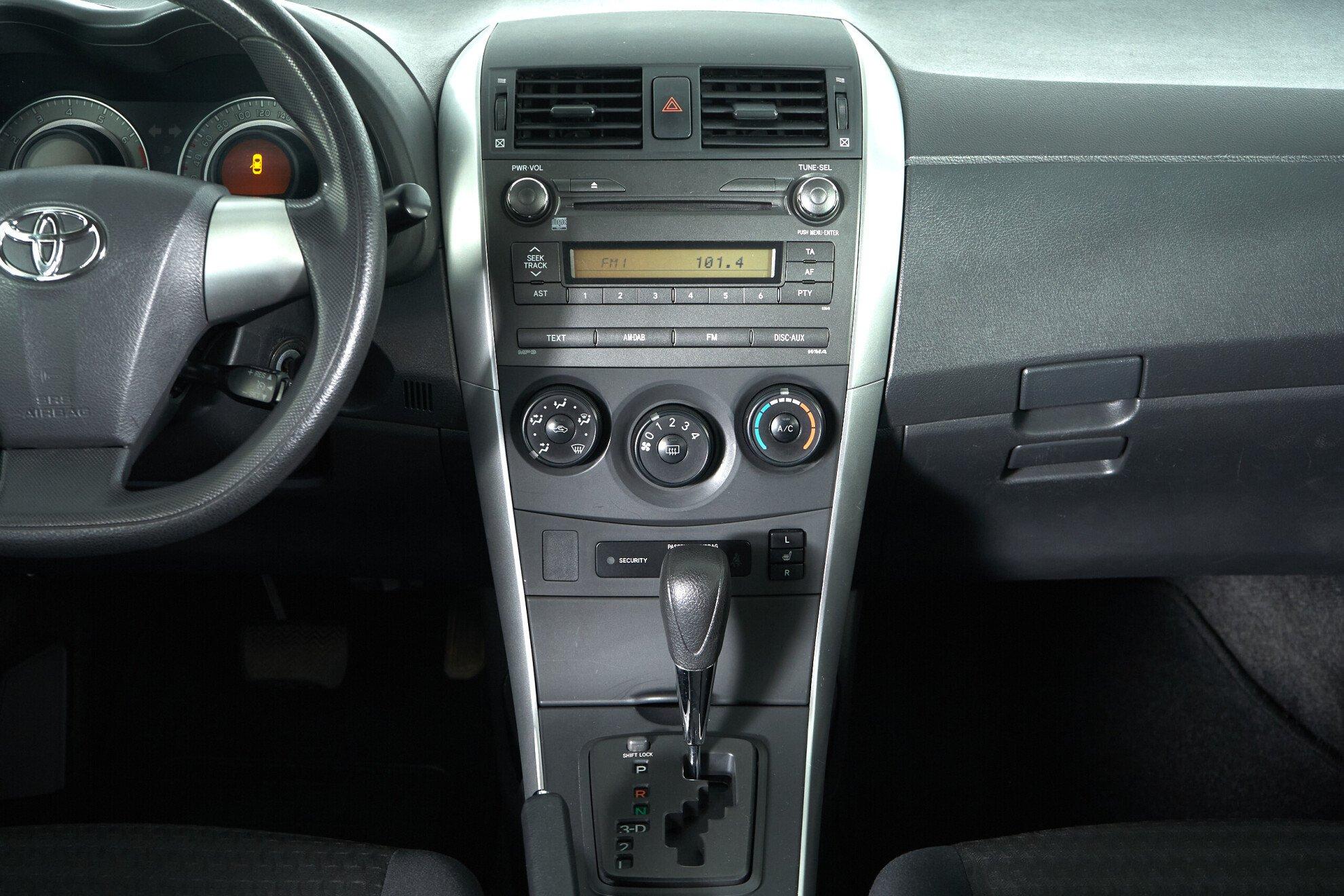 Toyota Corolla 2012, черный