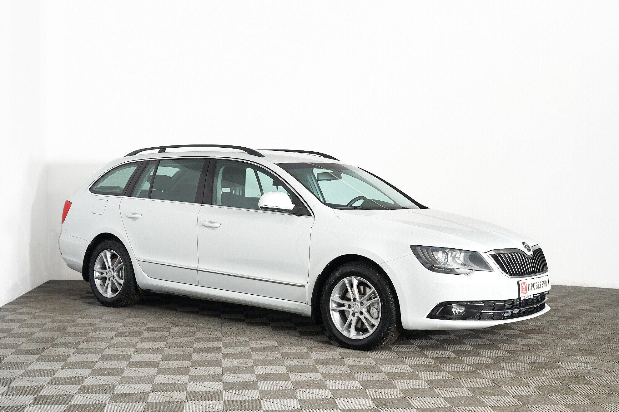 Skoda Superb 2014, белый