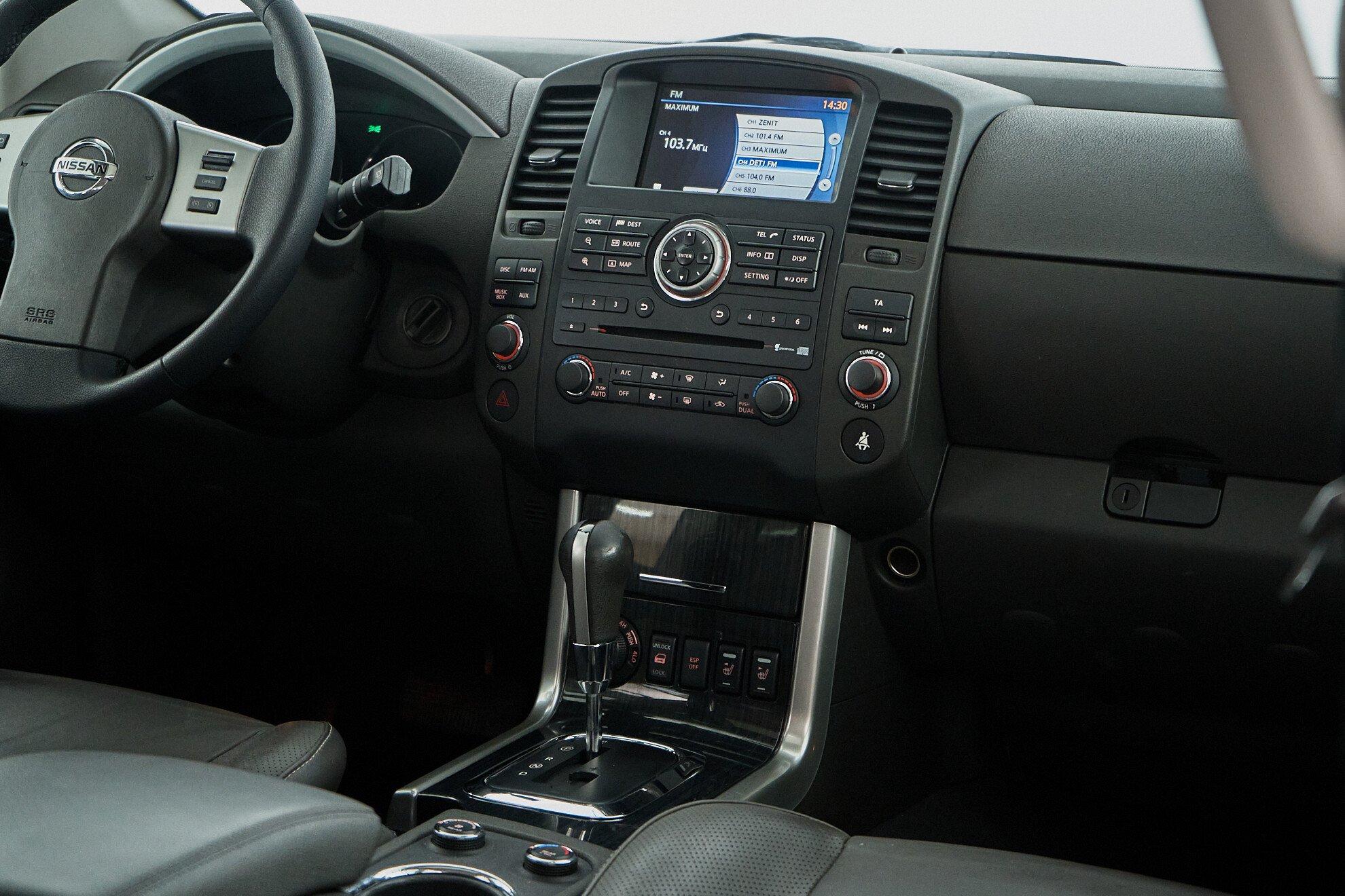 Nissan Pathfinder 2013, серый