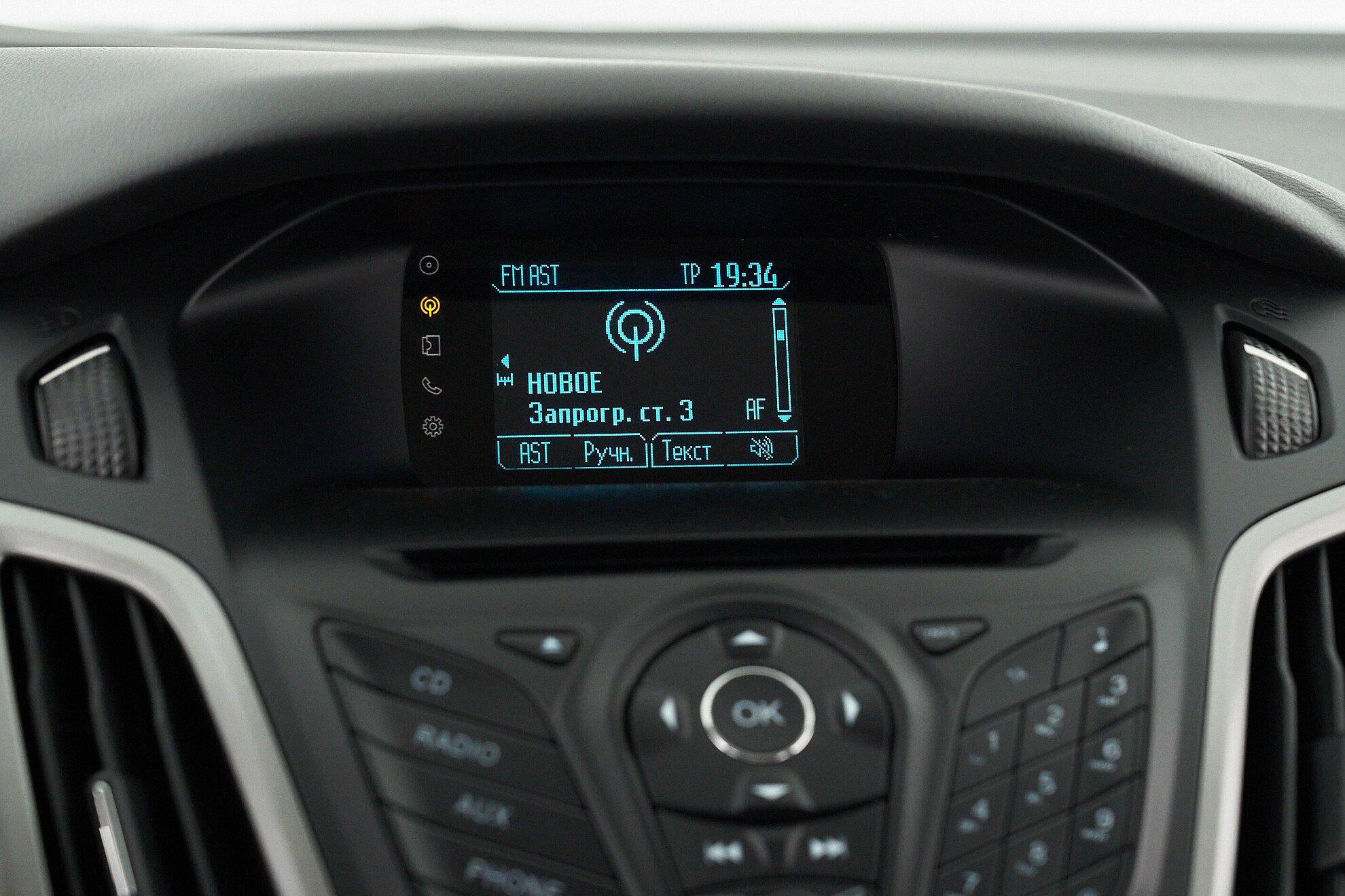 Ford Focus 2015, серый