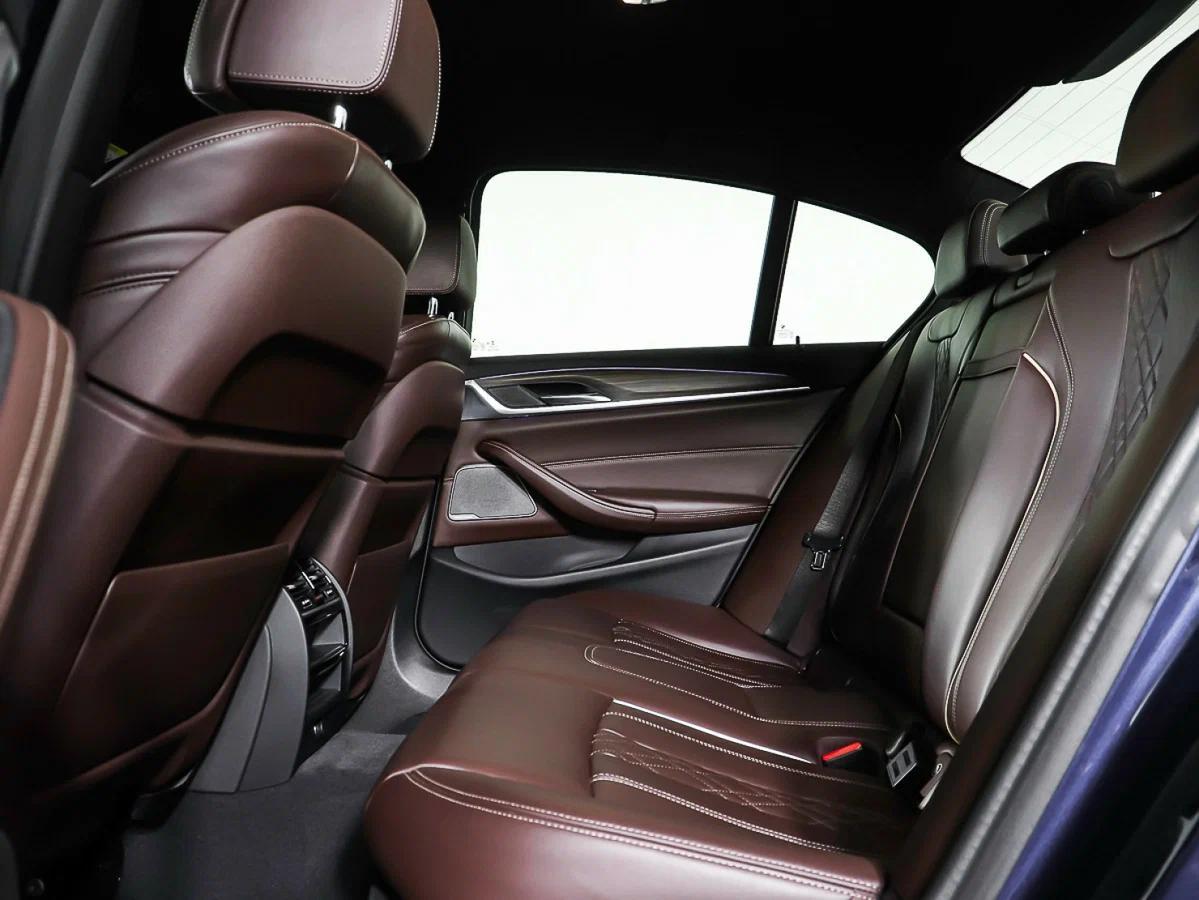 BMW 5 серии 2019, синий