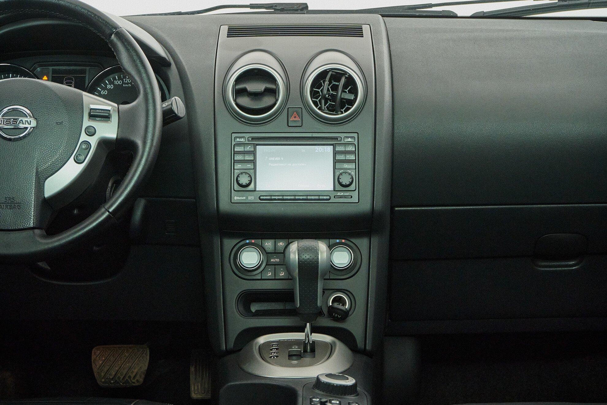 Nissan Qashqai 2011, серебряный
