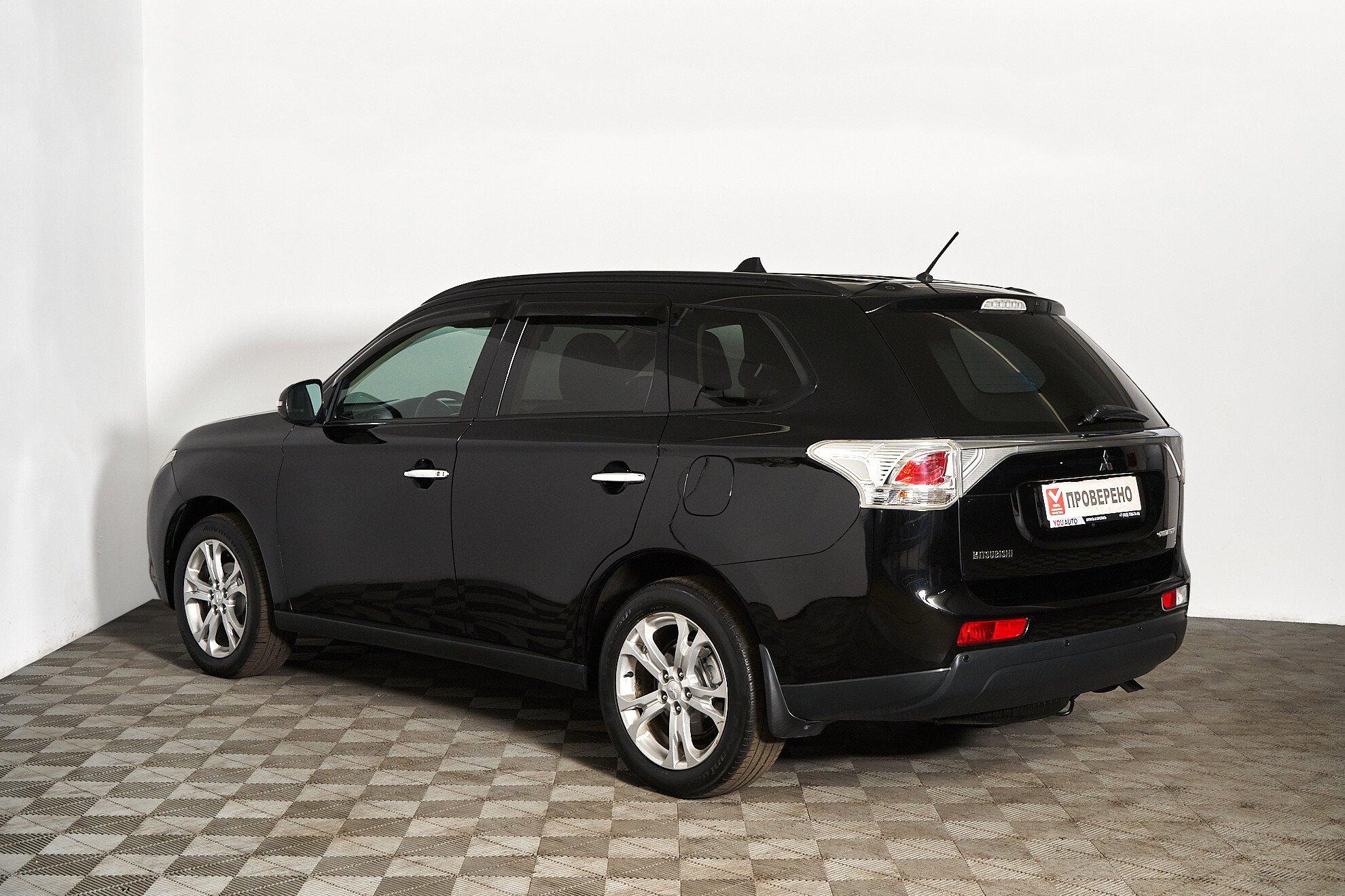 Mitsubishi Outlander 2013, черный