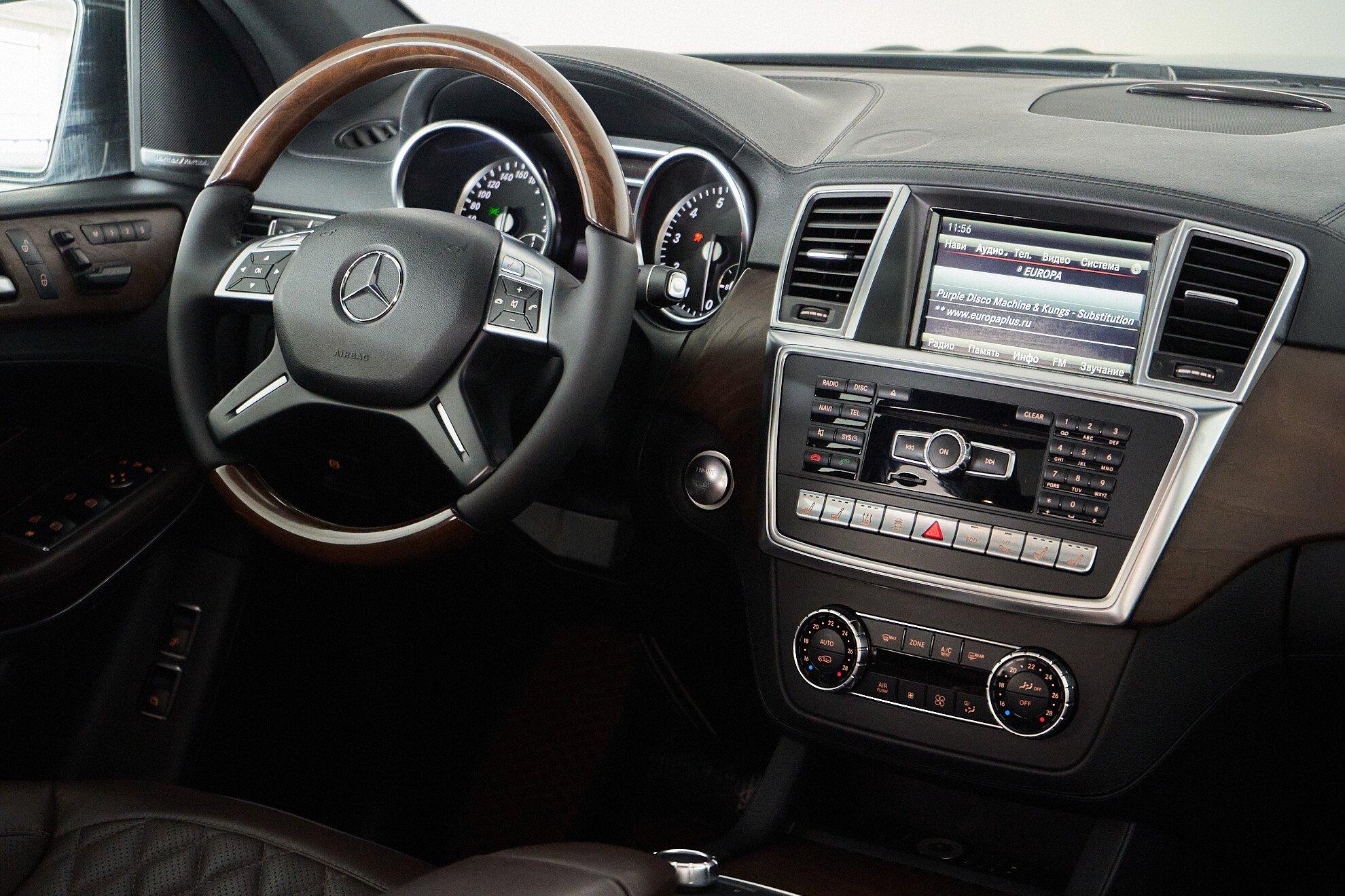 Mercedes-Benz GL-Класс 2012, черный