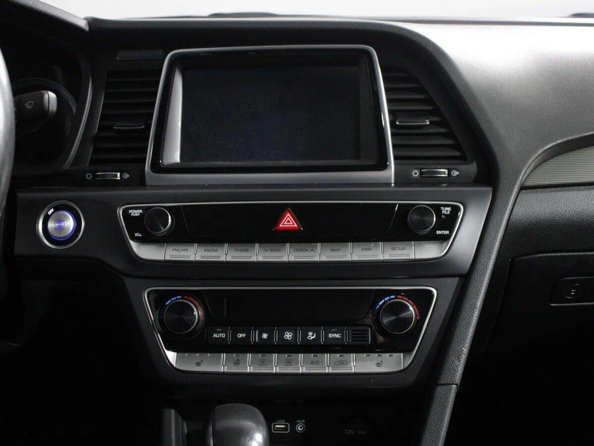 Hyundai Sonata 2019, белый